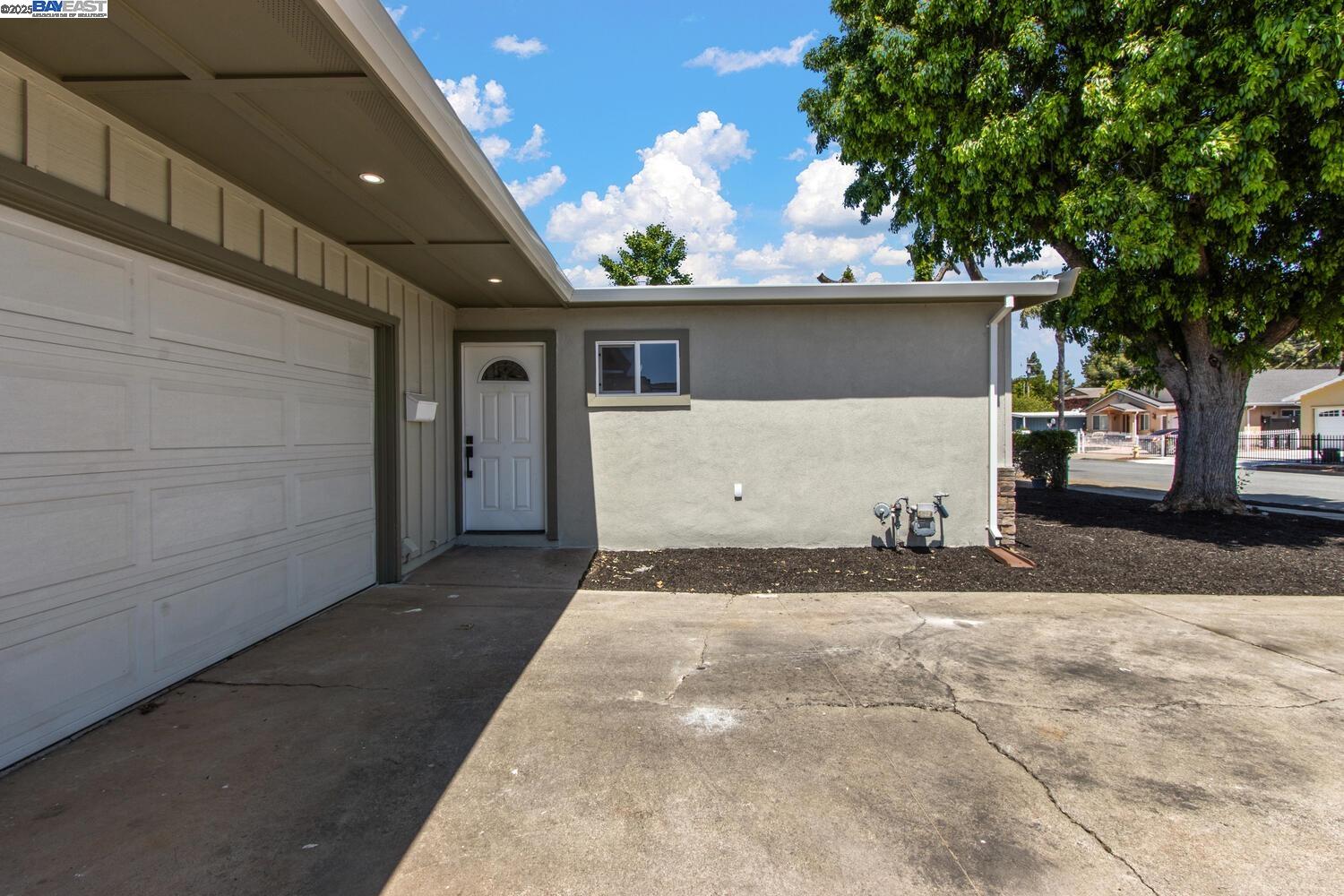 Detail Gallery Image 3 of 32 For 40167 Barbara St, Fremont,  CA 94538 - 3 Beds | 1 Baths