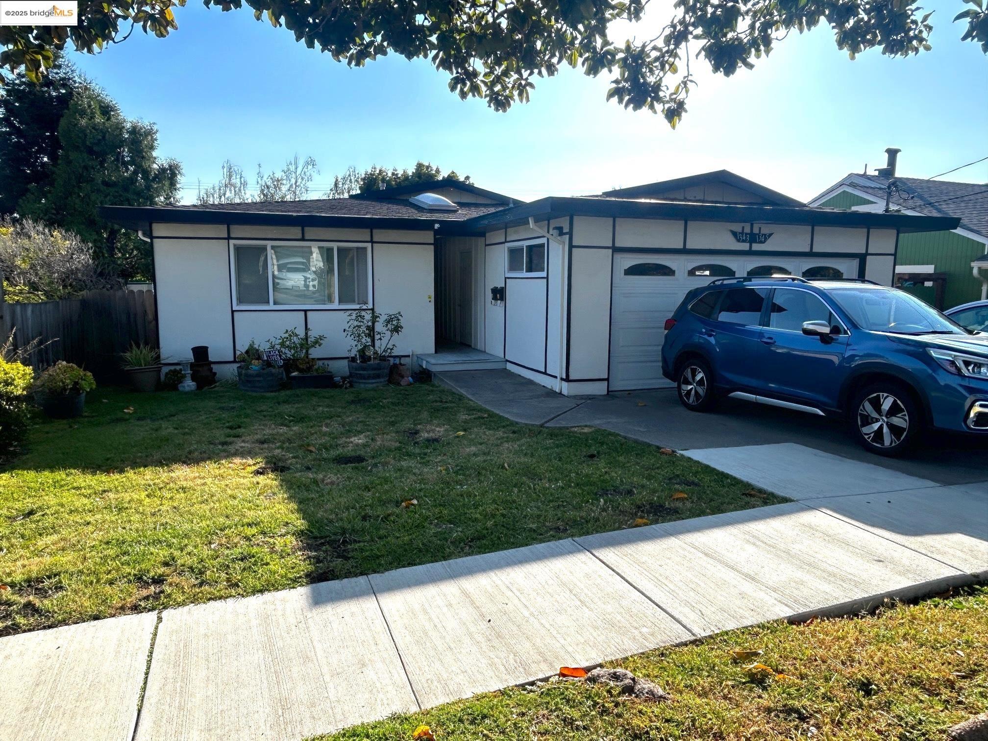 Detail Gallery Image 2 of 26 For 1345 Elm St, El Cerrito,  CA 94530 - 2 Beds | 1 Baths