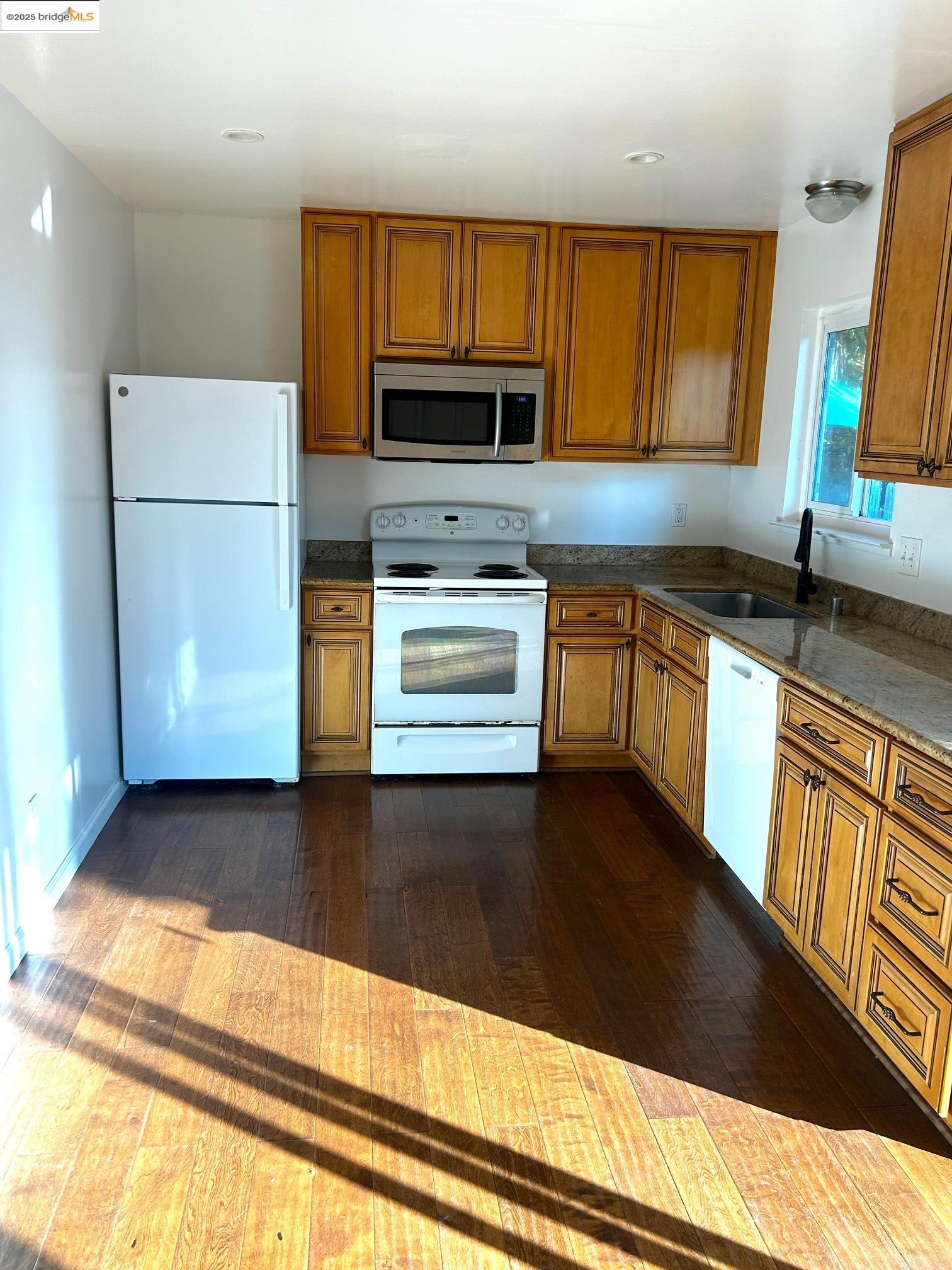 Detail Gallery Image 11 of 26 For 1345 Elm St, El Cerrito,  CA 94530 - 2 Beds | 1 Baths
