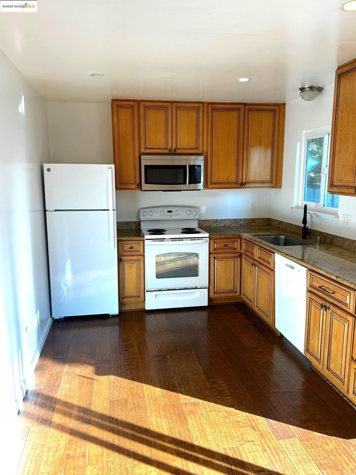 Detail Gallery Image 10 of 26 For 1345 Elm St, El Cerrito,  CA 94530 - 2 Beds | 1 Baths