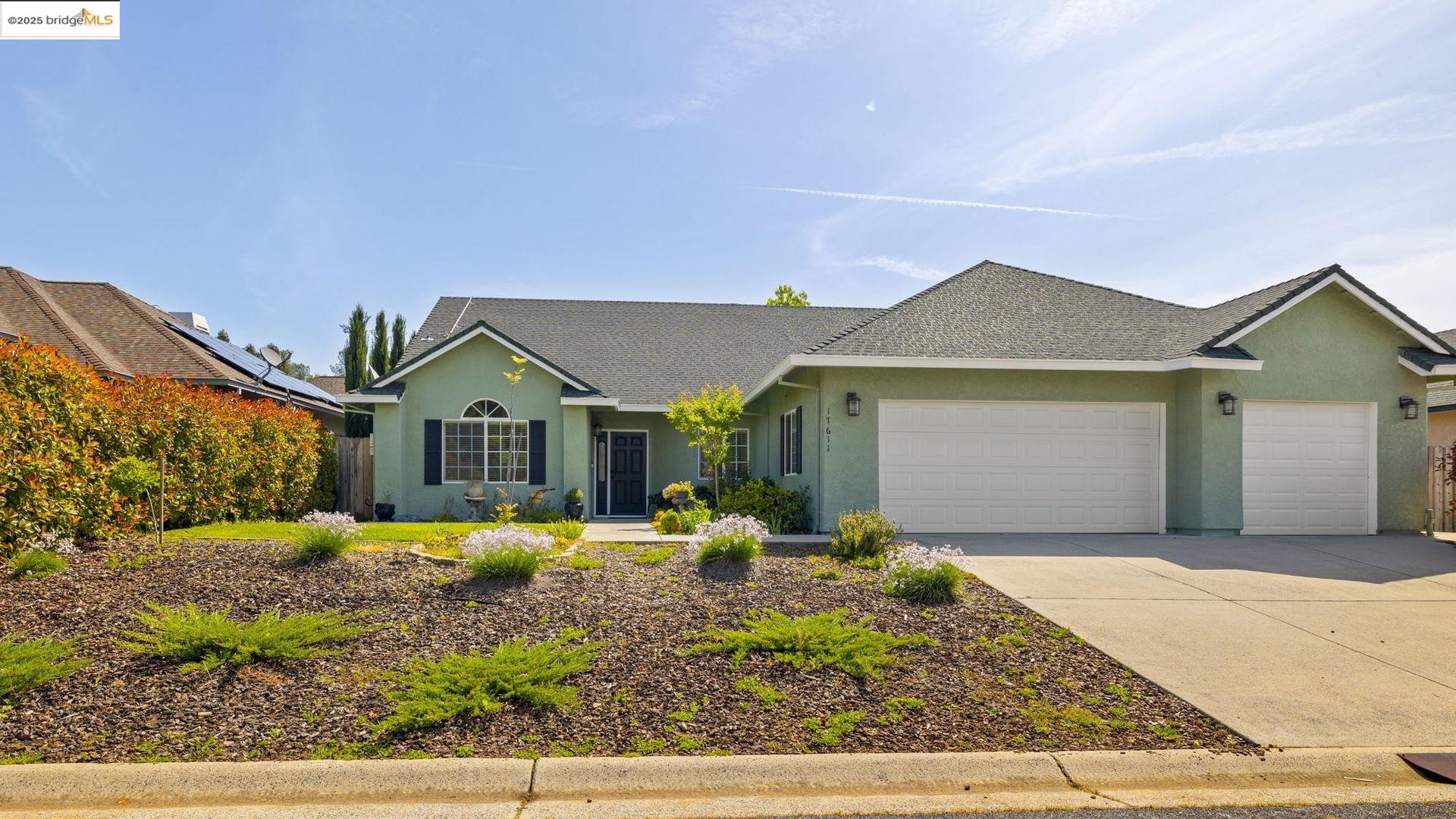Detail Gallery Image 1 of 33 For 17611 Twin Oak Dr, Jamestown,  CA 95327 - 4 Beds | 2 Baths