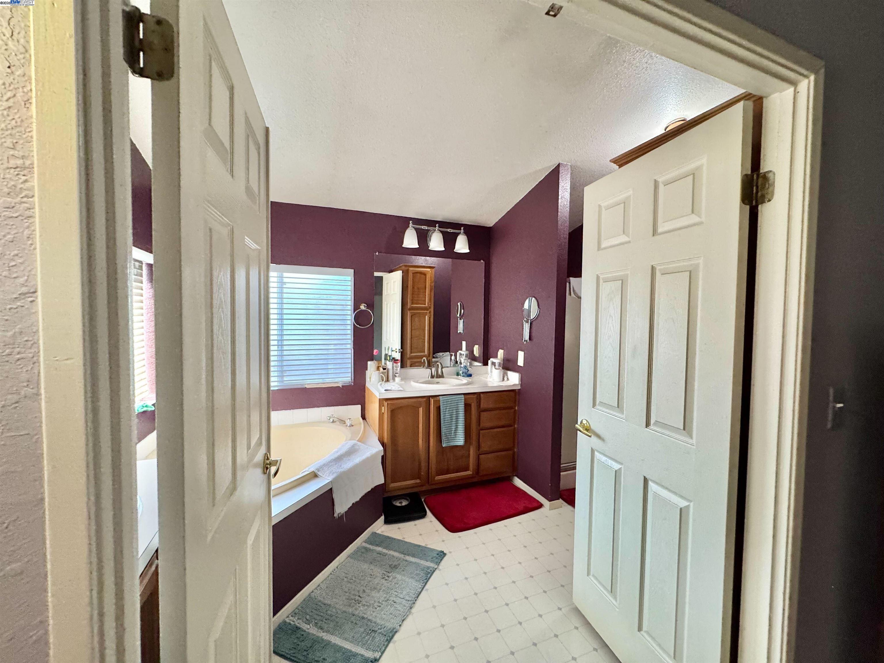 Detail Gallery Image 11 of 13 For 1225 Vienna Dr #394,  Sunnyvale,  CA 94089 - 3 Beds | 2 Baths
