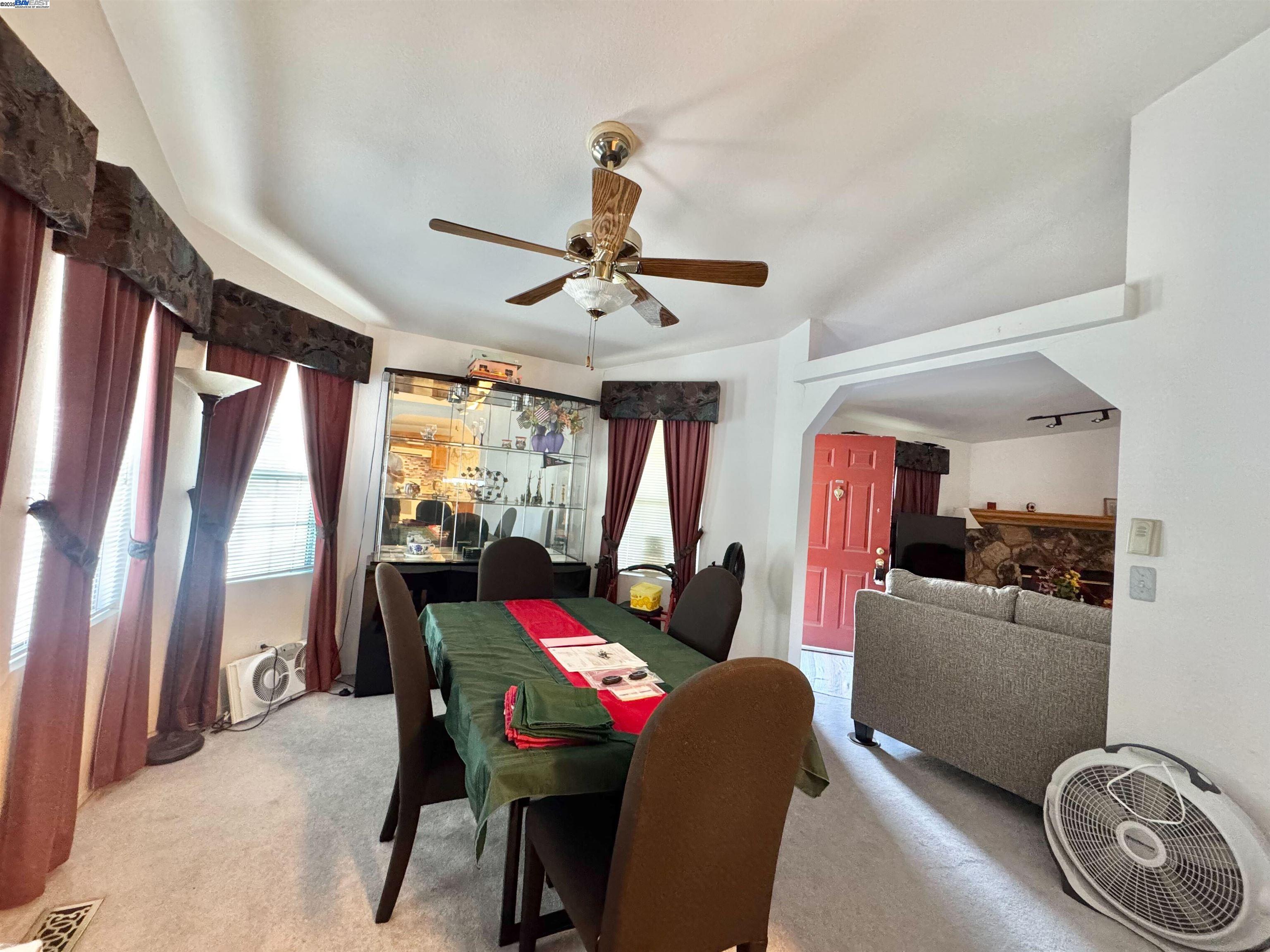 Detail Gallery Image 3 of 13 For 1225 Vienna Dr #394,  Sunnyvale,  CA 94089 - 3 Beds | 2 Baths