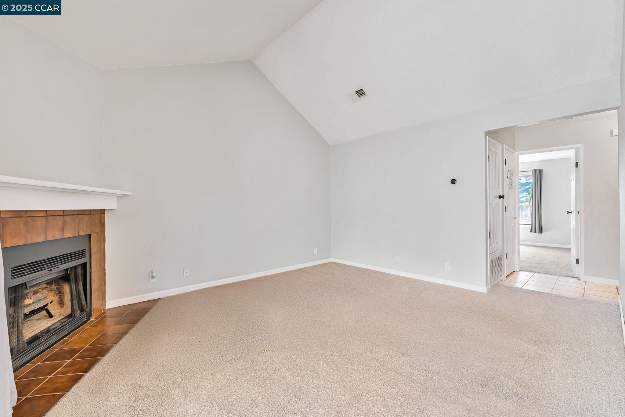 Photo #5: 41098141 Listing: Photo #5