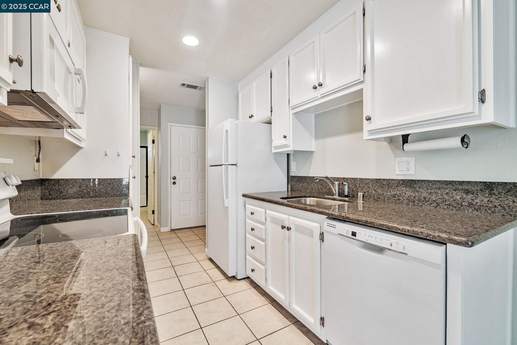 Photo #8: 41098141 Listing: Photo #8
