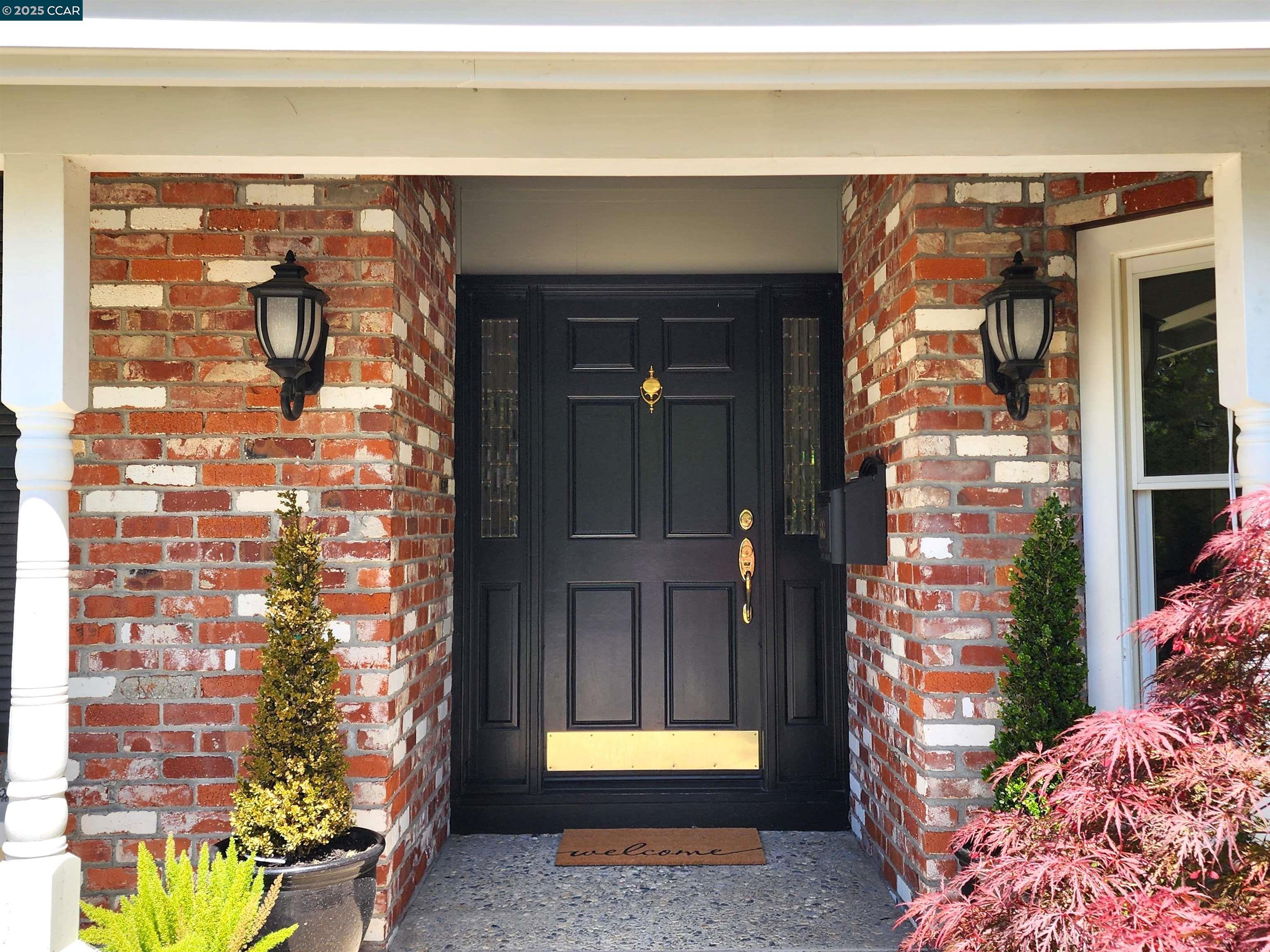 Detail Gallery Image 1 of 59 For 683 Wee Donegal, Lafayette,  CA 94549 - 5 Beds | 3/1 Baths