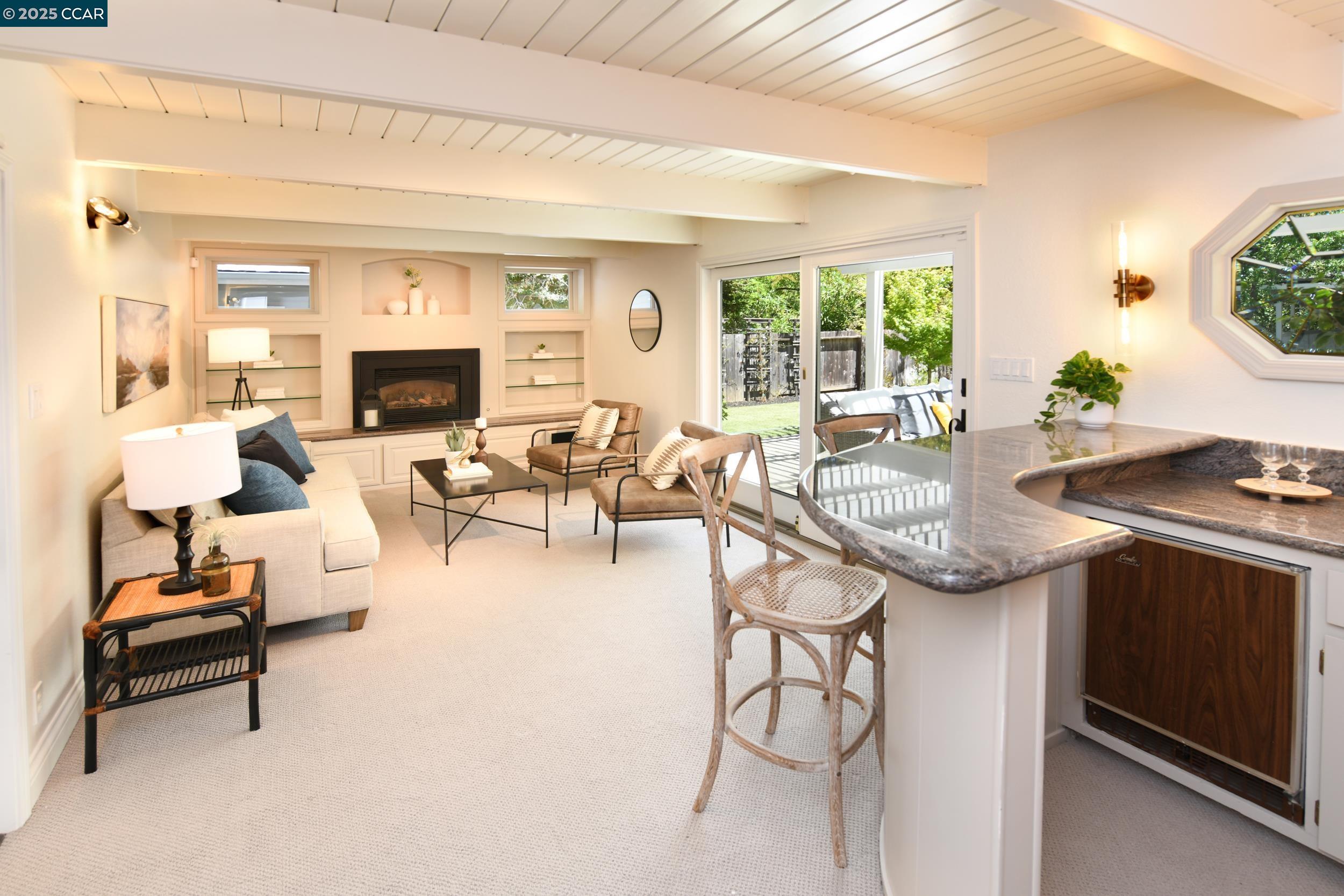 Detail Gallery Image 11 of 59 For 683 Wee Donegal, Lafayette,  CA 94549 - 5 Beds | 3/1 Baths