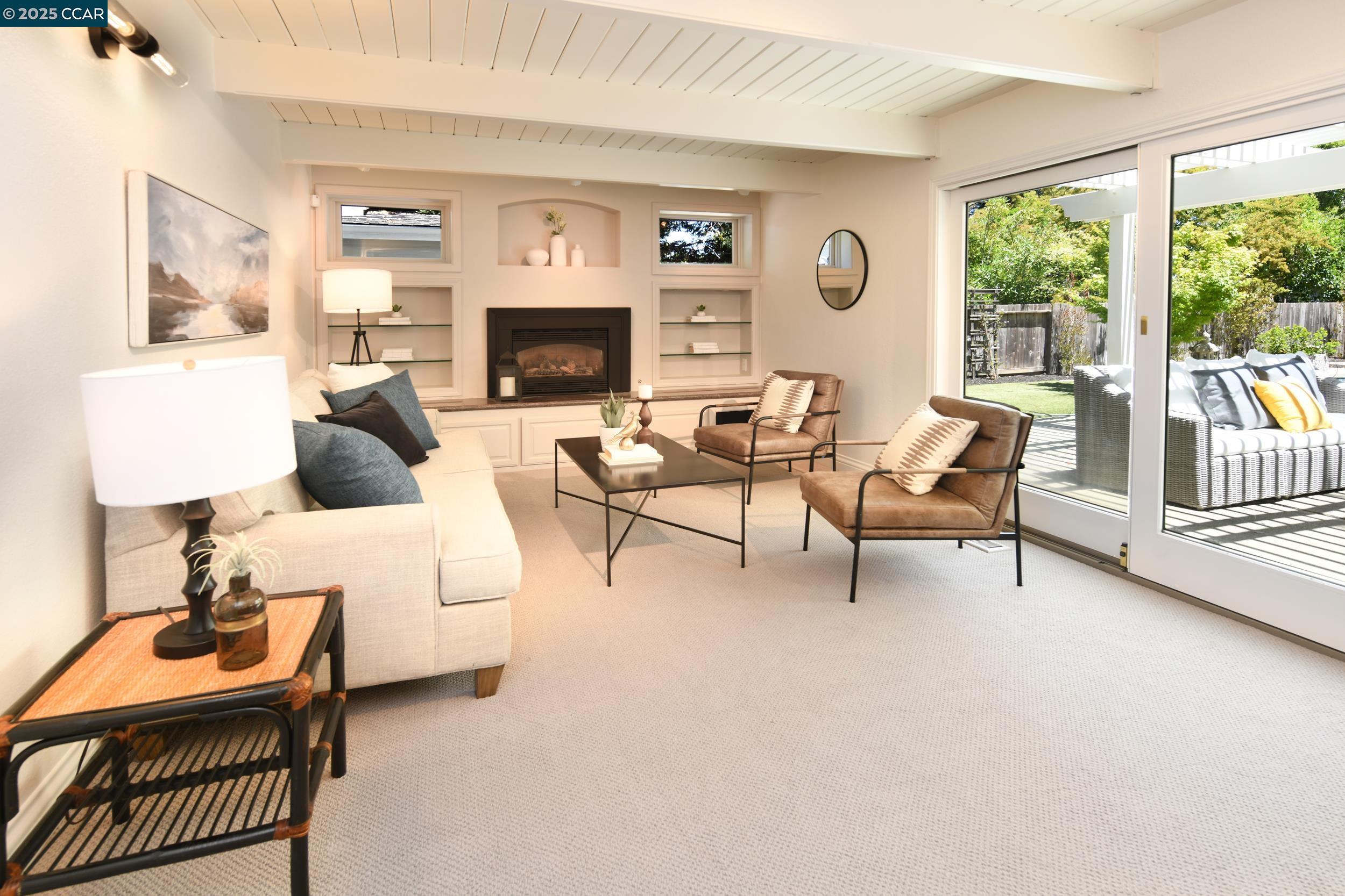 Detail Gallery Image 12 of 59 For 683 Wee Donegal, Lafayette,  CA 94549 - 5 Beds | 3/1 Baths