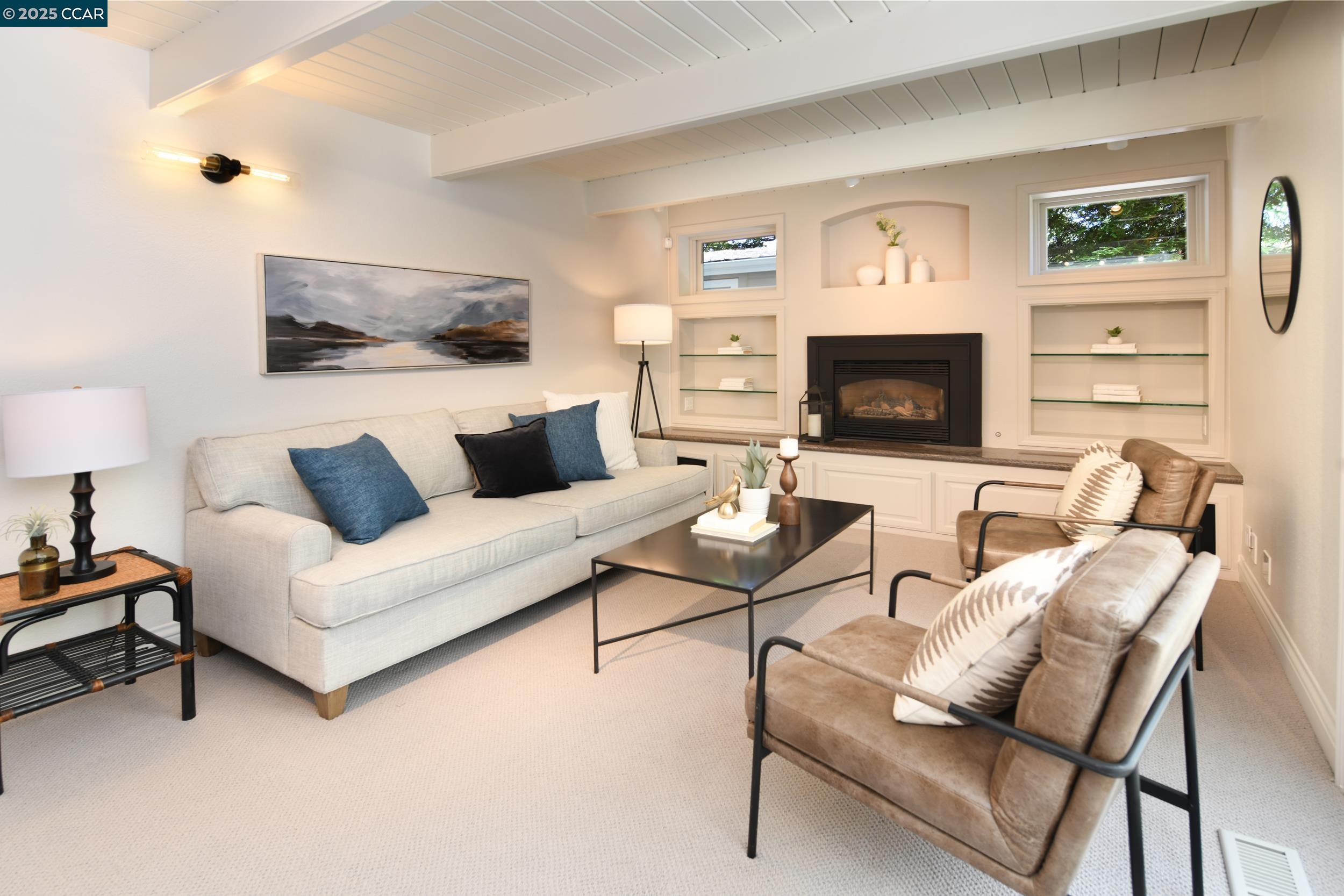 Detail Gallery Image 13 of 59 For 683 Wee Donegal, Lafayette,  CA 94549 - 5 Beds | 3/1 Baths