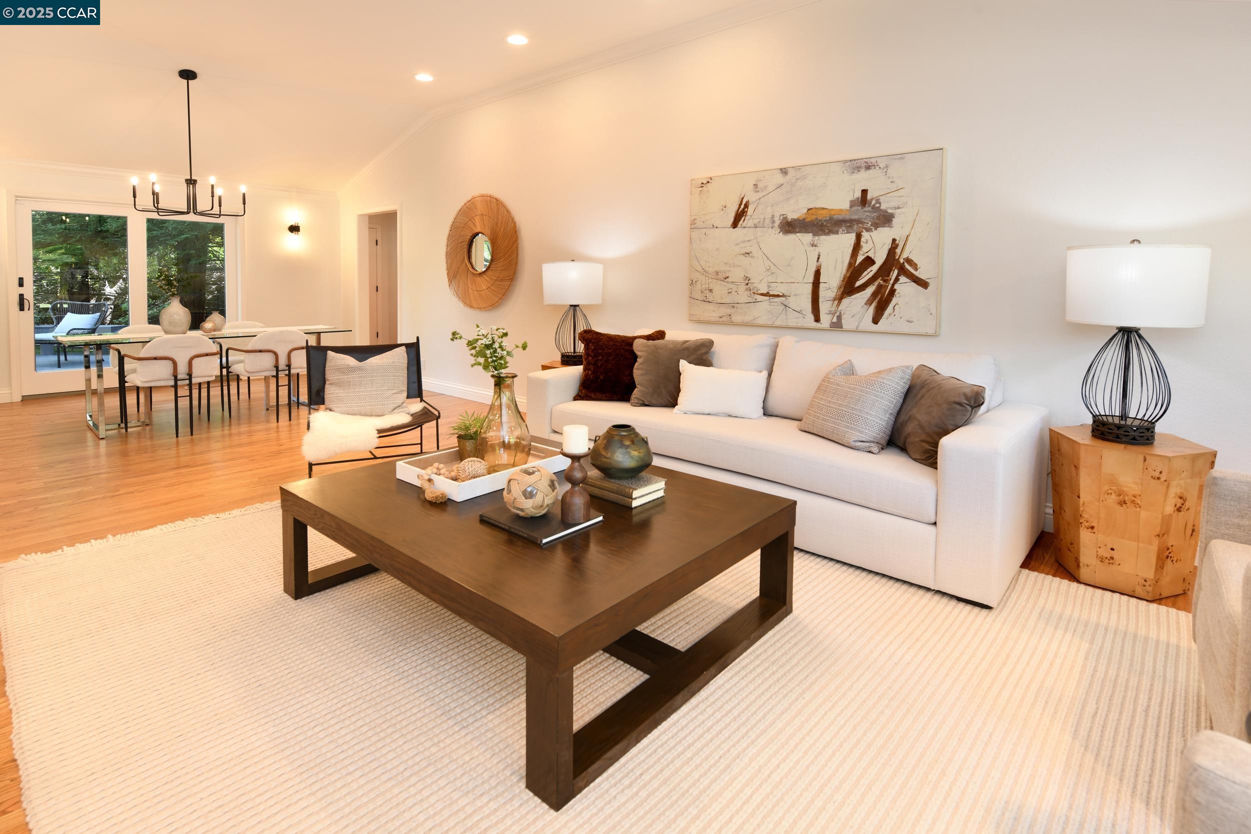 Detail Gallery Image 4 of 59 For 683 Wee Donegal, Lafayette,  CA 94549 - 5 Beds | 3/1 Baths