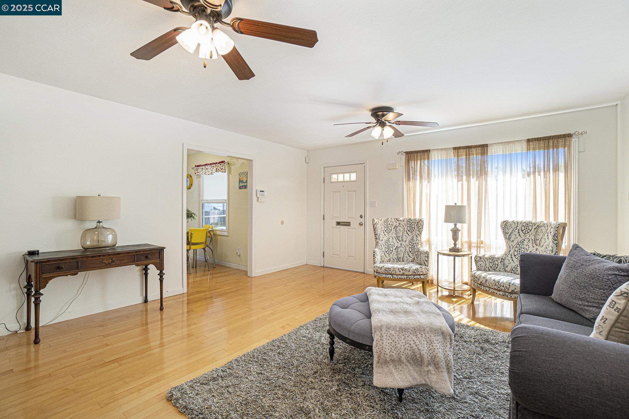 Detail Gallery Image 14 of 15 For 817 Vine Ave, Martinez,  CA 94553 - 3 Beds | 1 Baths