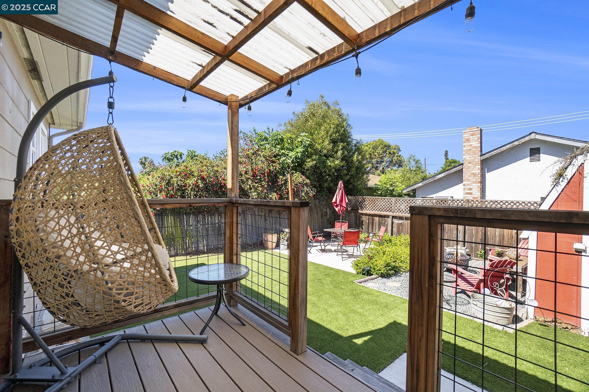 Detail Gallery Image 9 of 15 For 817 Vine Ave, Martinez,  CA 94553 - 3 Beds | 1 Baths