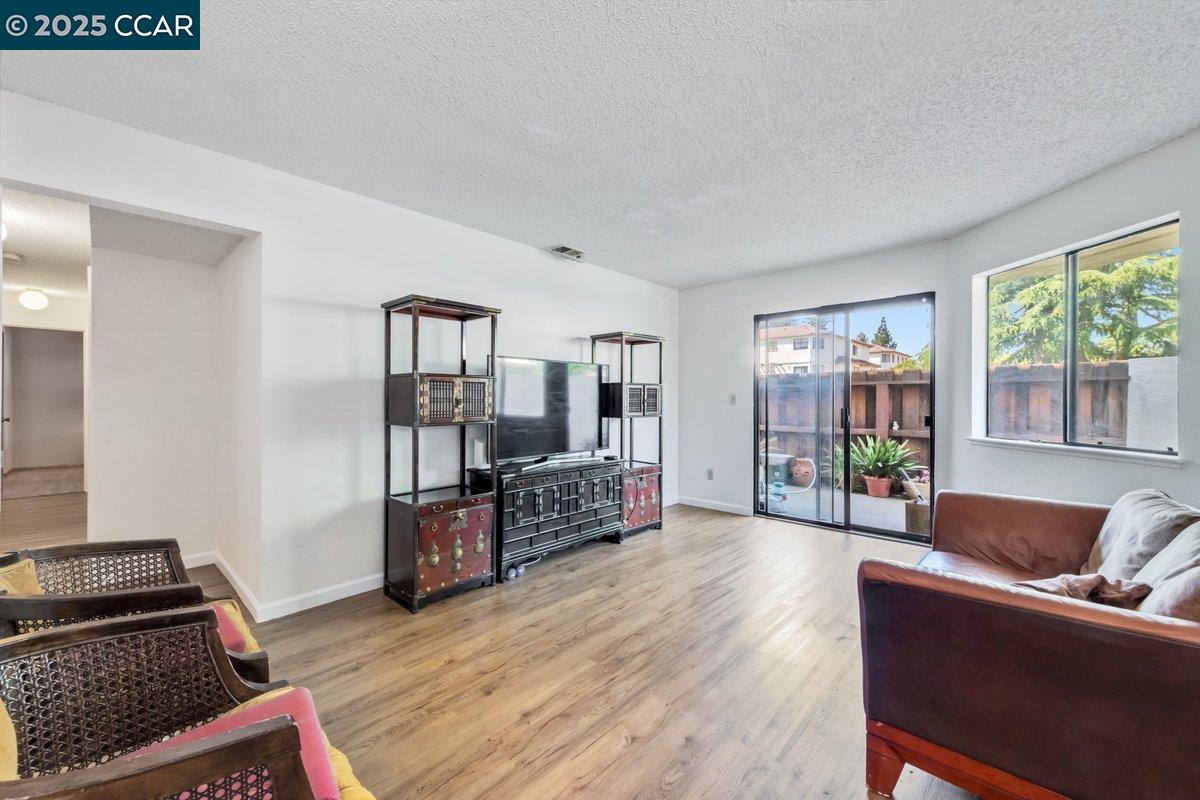 Photo #9: 41098146 Listing: Photo #9
