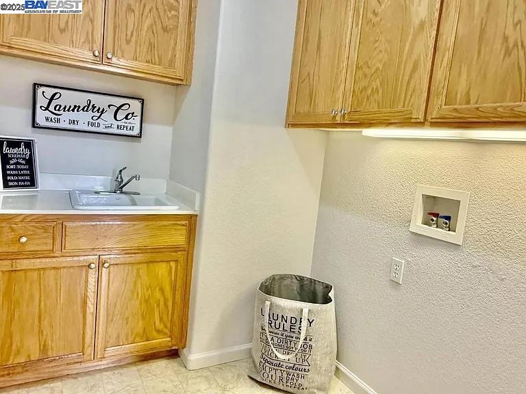 Detail Gallery Image 21 of 30 For 3017 Roslyn Drive, Modesto,  CA 95355 - 3 Beds | 2/1 Baths
