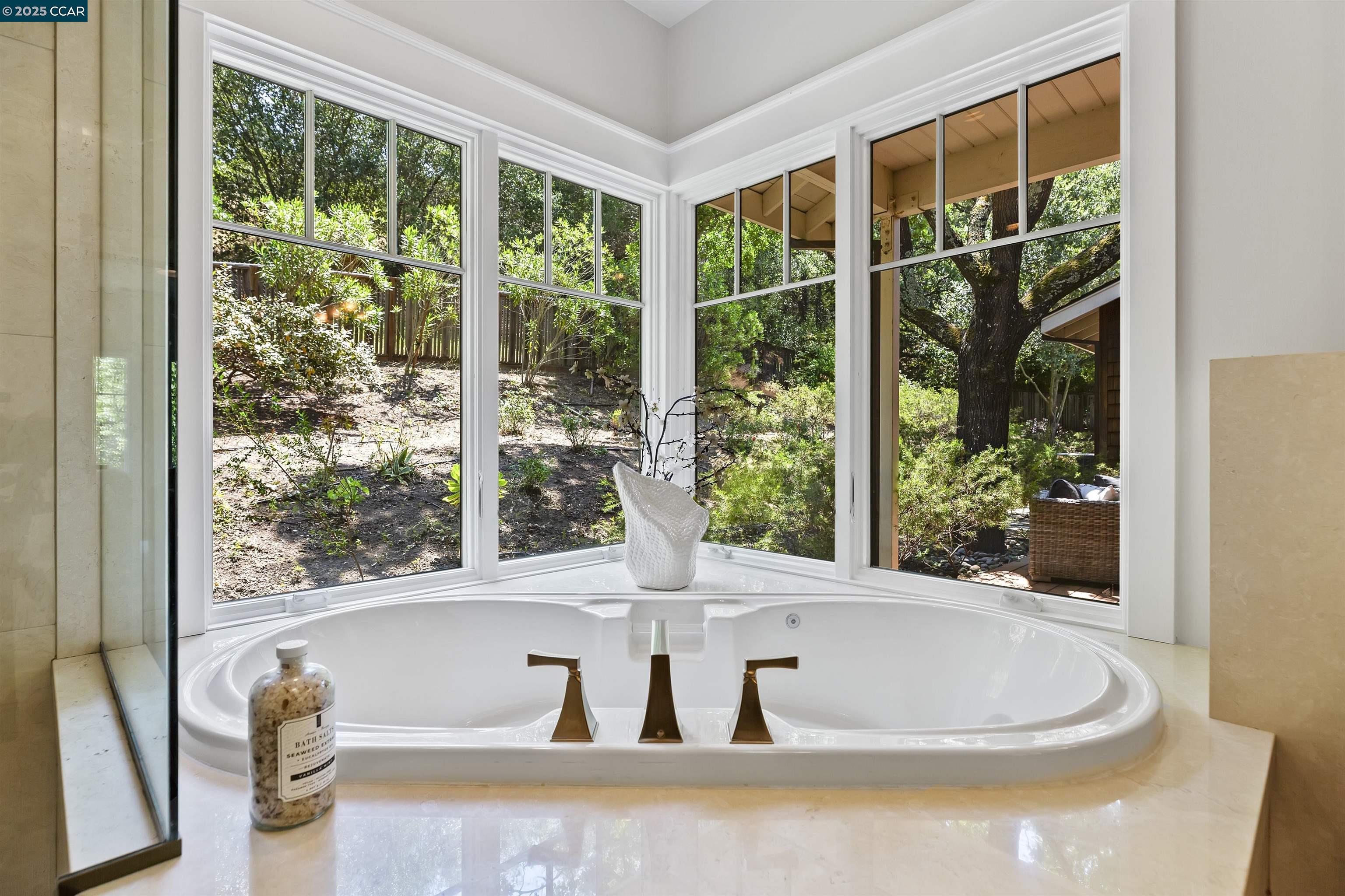 Detail Gallery Image 28 of 59 For 1754 Reliez Valley Rd, Lafayette,  CA 94549 - 6 Beds | 7 Baths