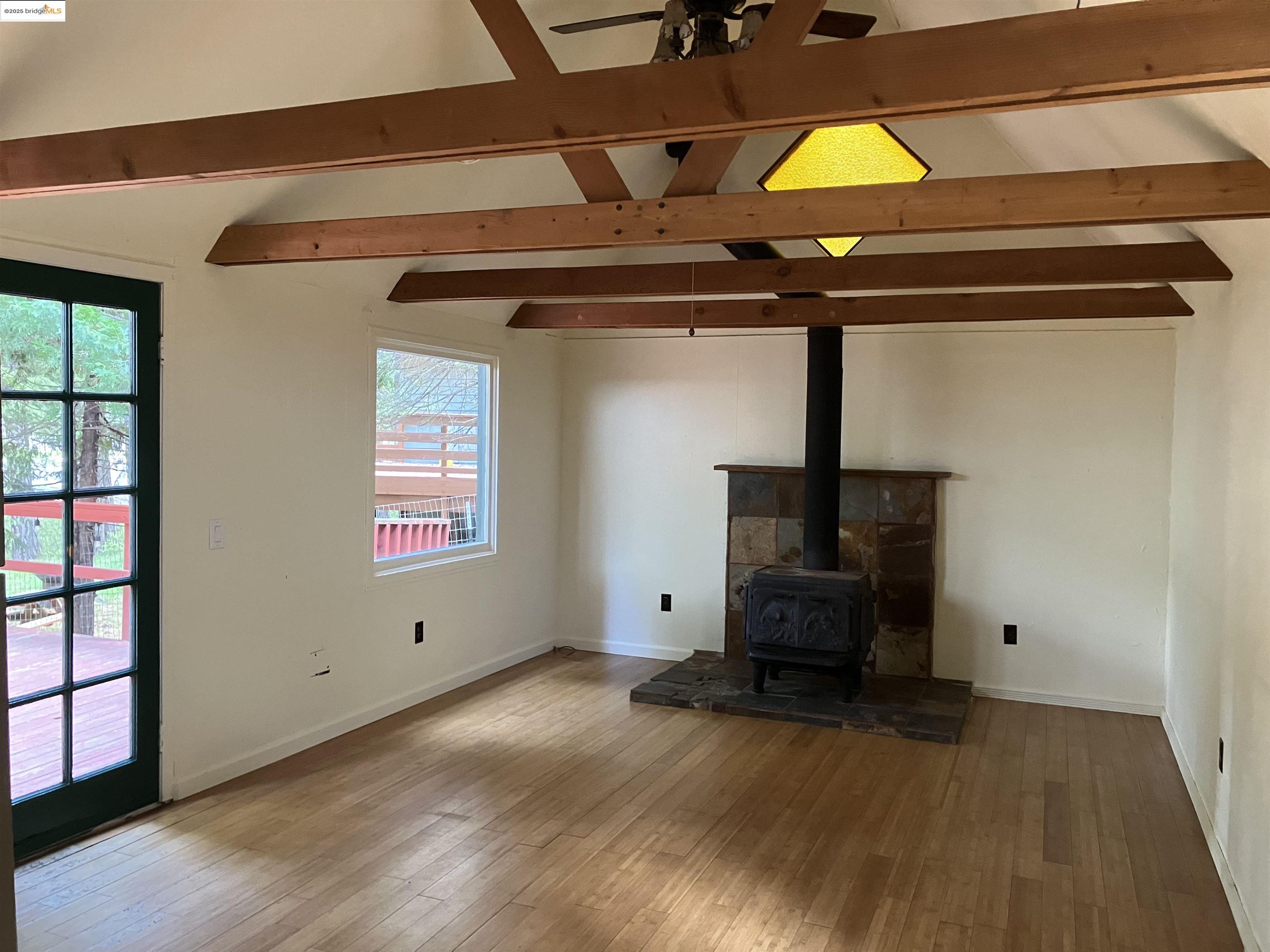 Detail Gallery Image 6 of 27 For 26425 Sno Bowl Rd., Long Barn,  CA 95335-0000 - 1 Beds | 1 Baths