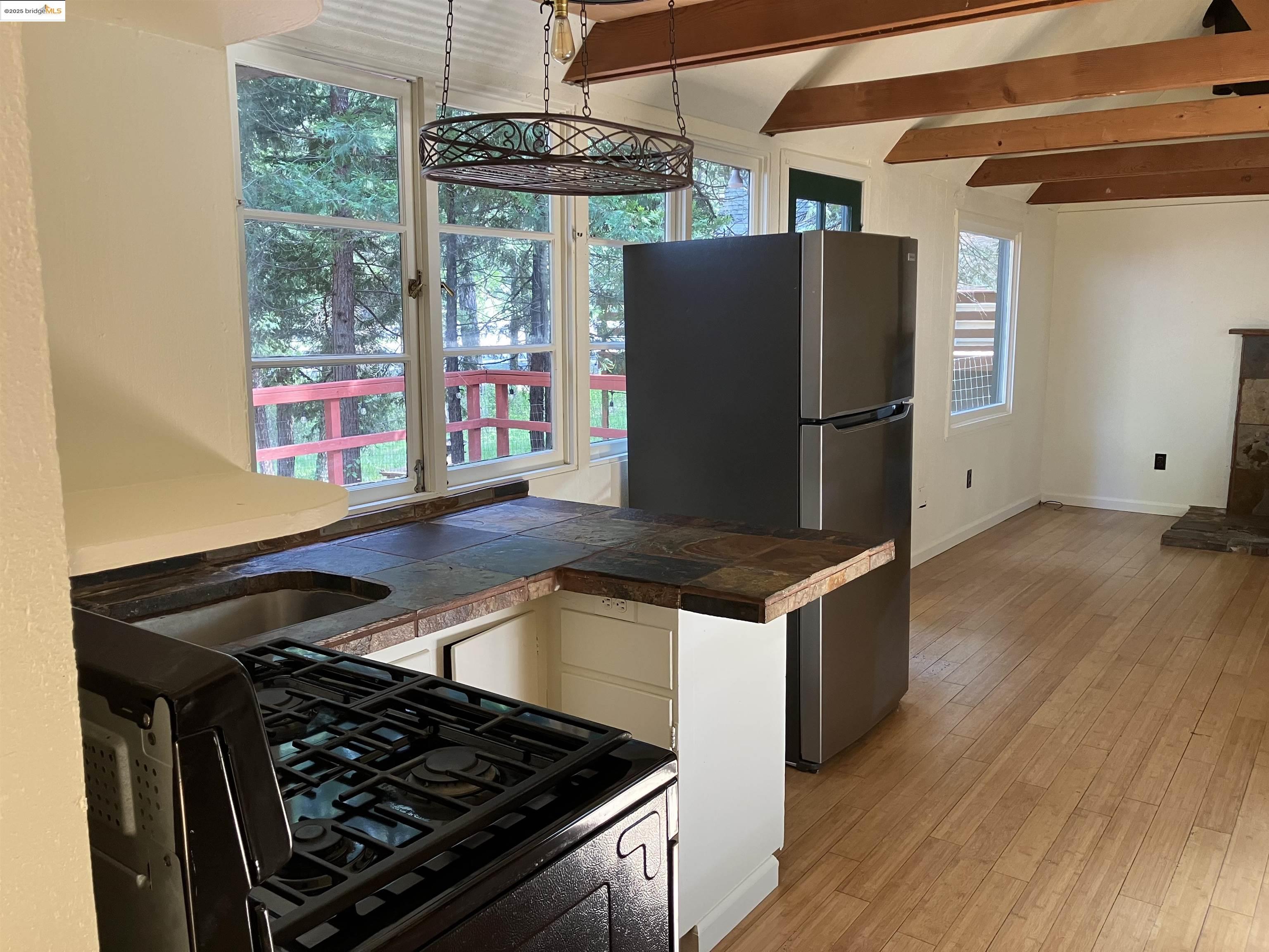 Detail Gallery Image 8 of 27 For 26425 Sno Bowl Rd., Long Barn,  CA 95335-0000 - 1 Beds | 1 Baths