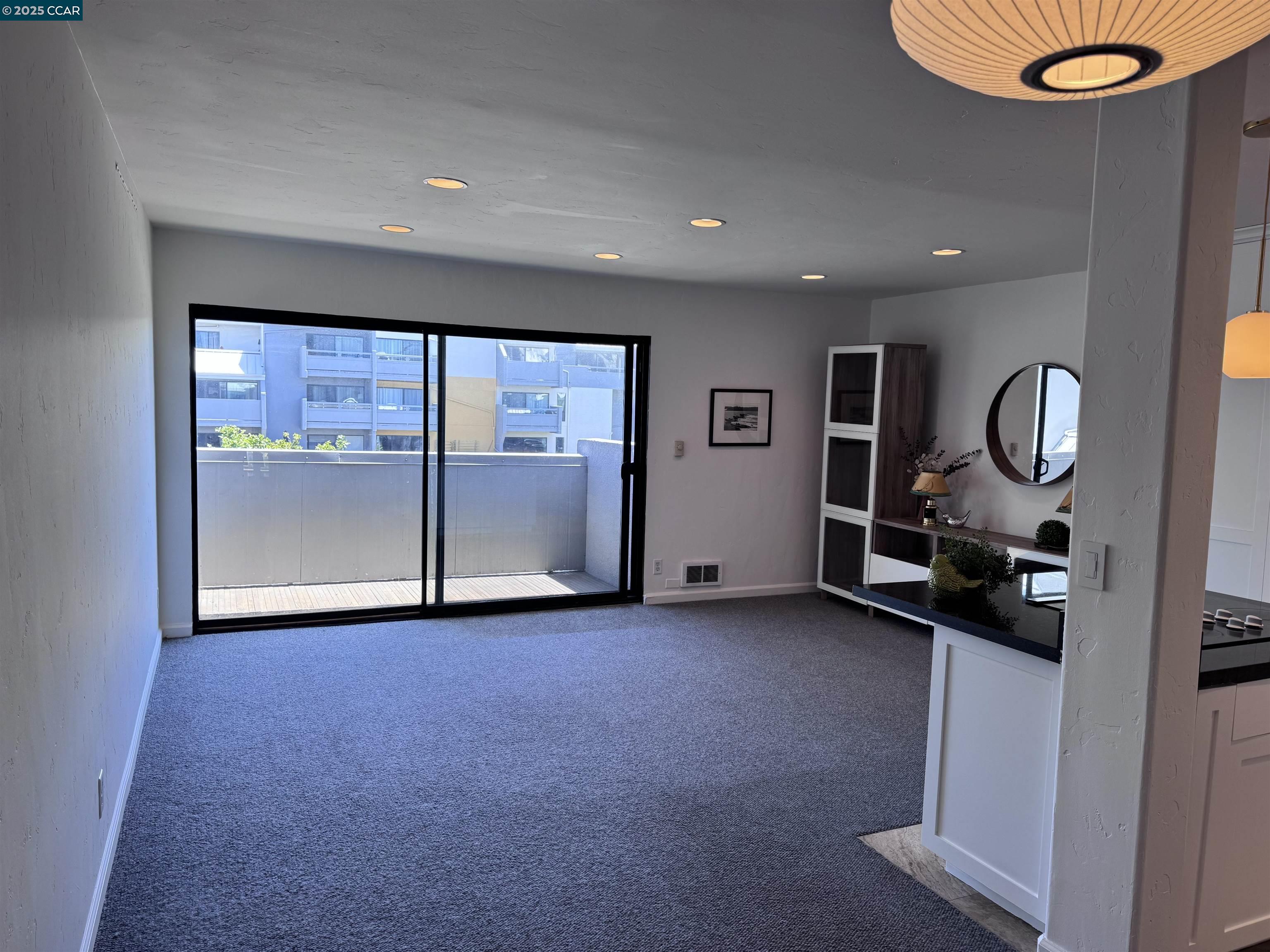 Photo #2: 41098156 Listing 