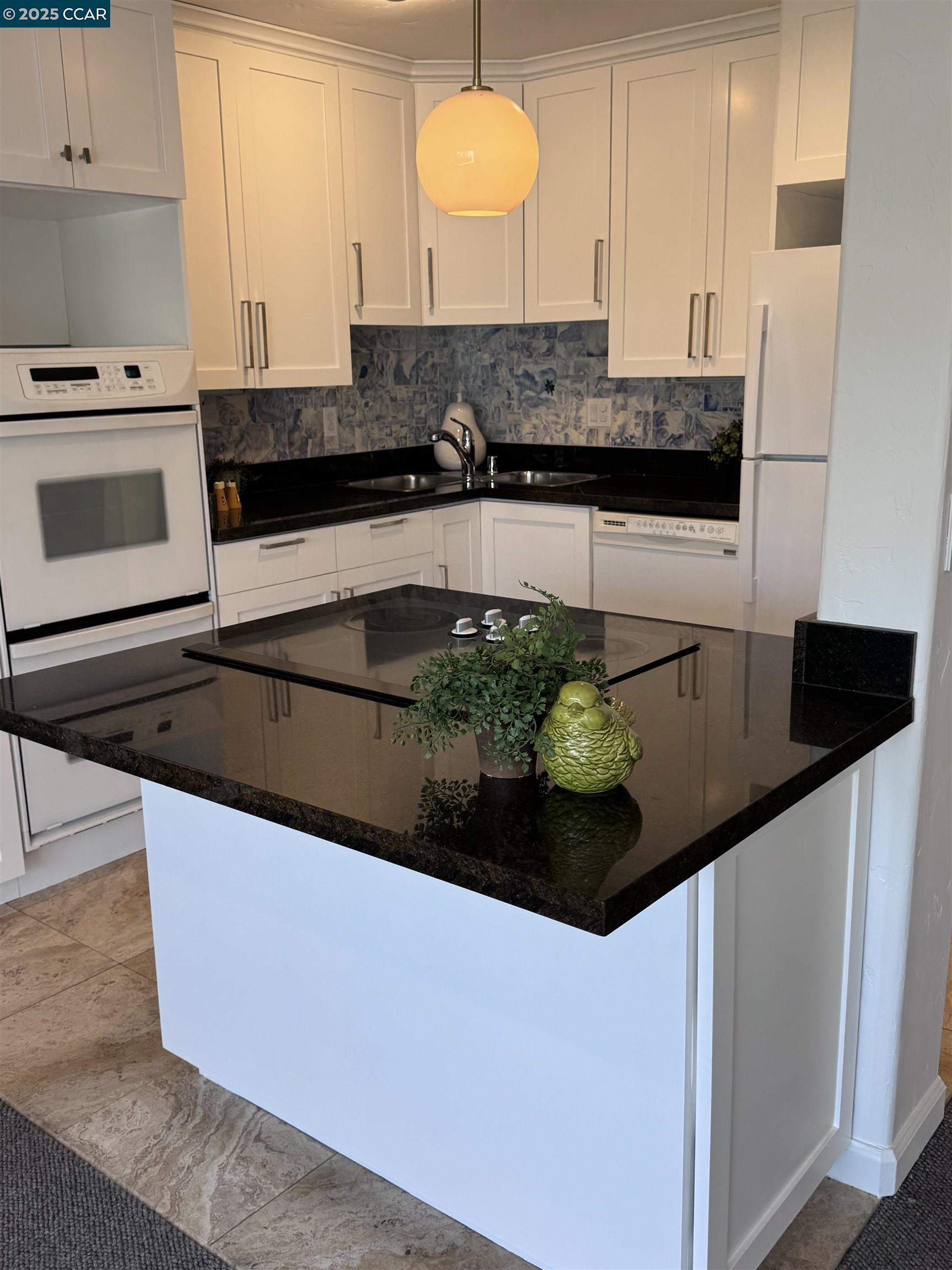 Photo #11: 41098156 Listing: Photo #11