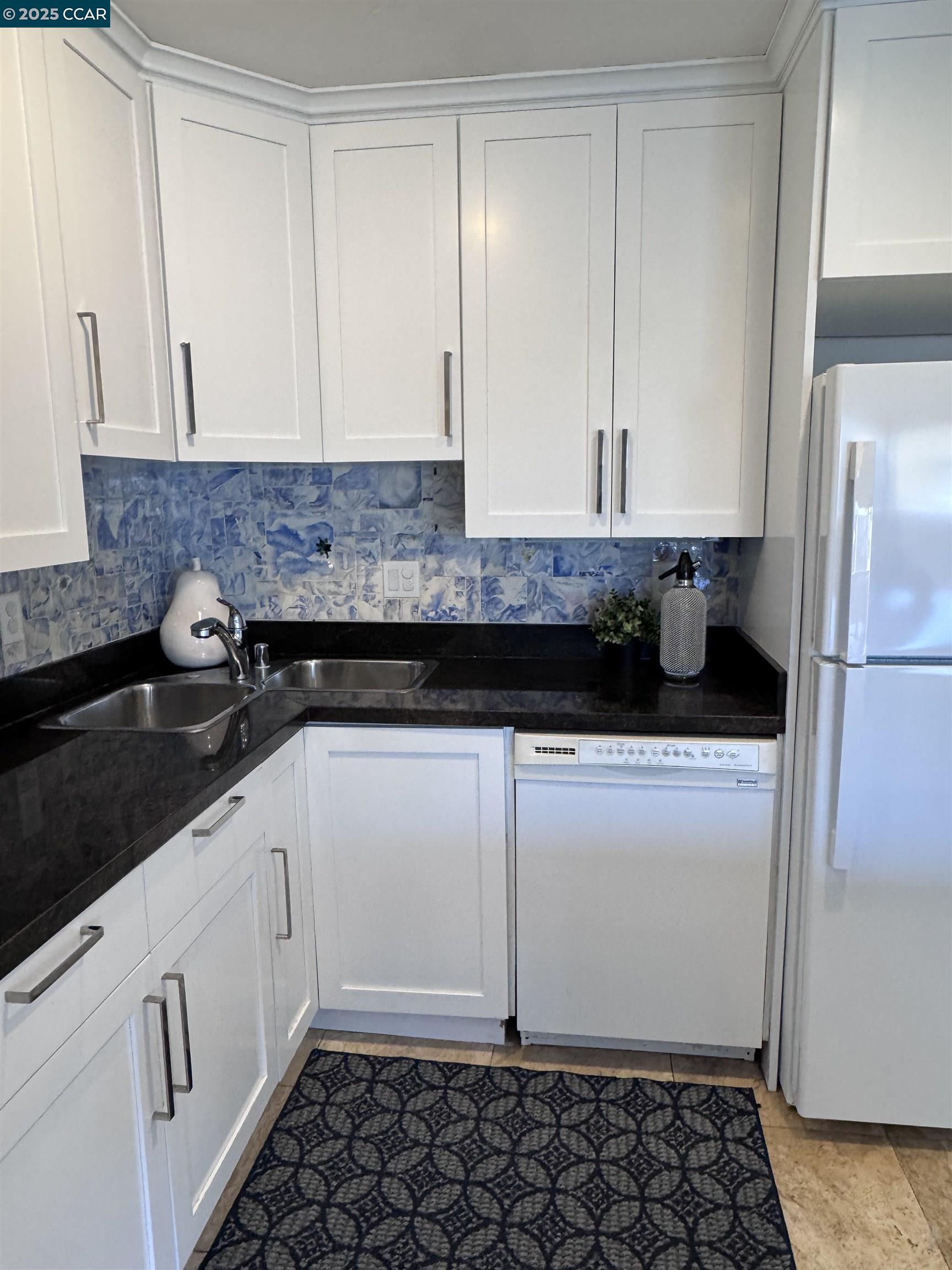 Photo #6: 41098156 Listing: Photo #6