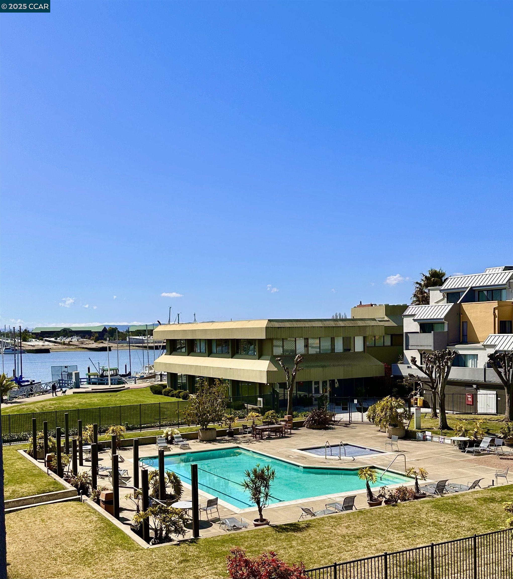 Detail Gallery Image 9 of 16 For 7 Embarcadero #209,  Oakland,  CA 94607 - 1 Beds | 1 Baths