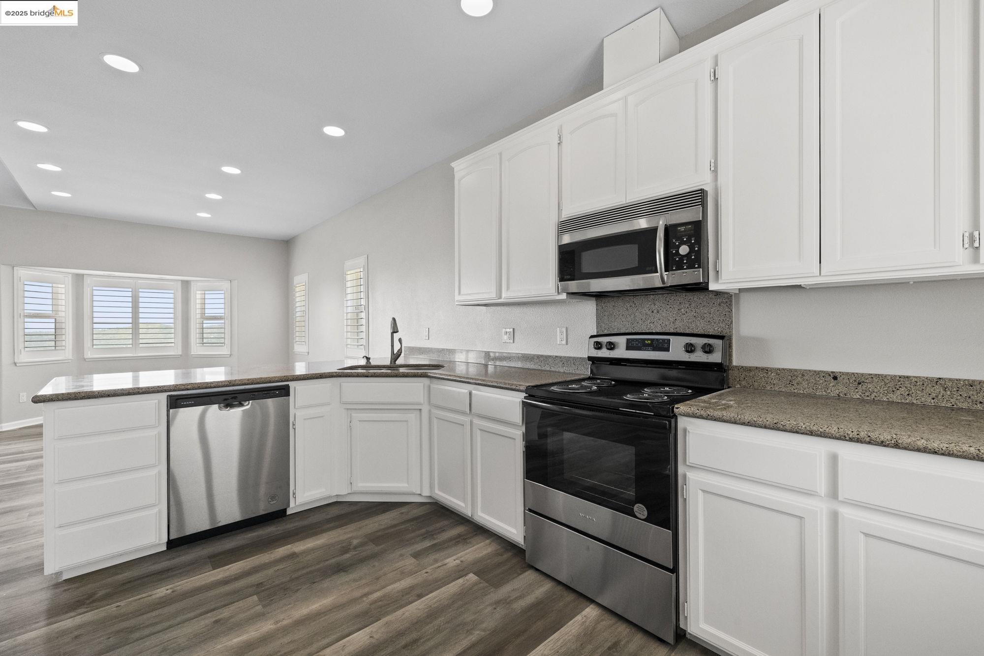 Detail Gallery Image 9 of 34 For 21200 Oman Dr, Soulsbyville,  CA 95372 - 3 Beds | 2/1 Baths