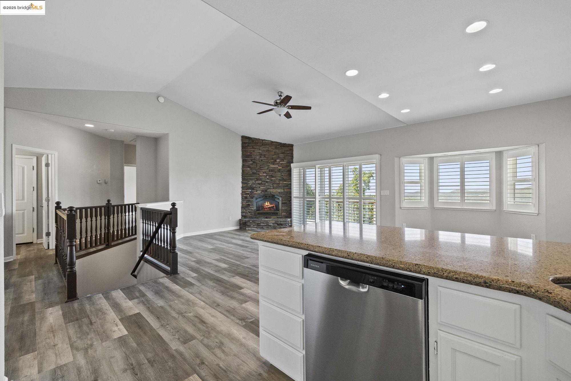 Detail Gallery Image 10 of 34 For 21200 Oman Dr, Soulsbyville,  CA 95372 - 3 Beds | 2/1 Baths