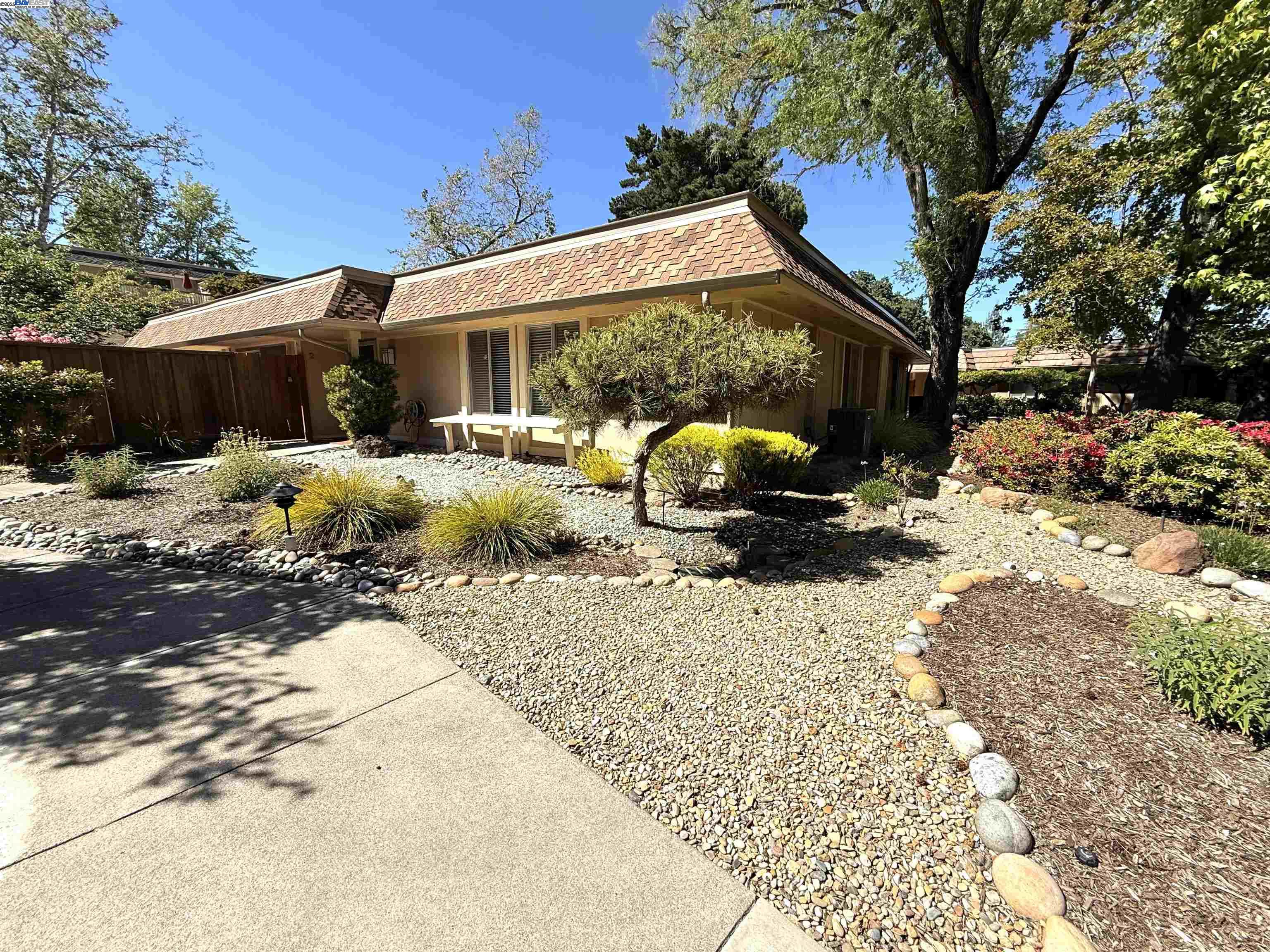 MLS: 41098159 Condo For Sale