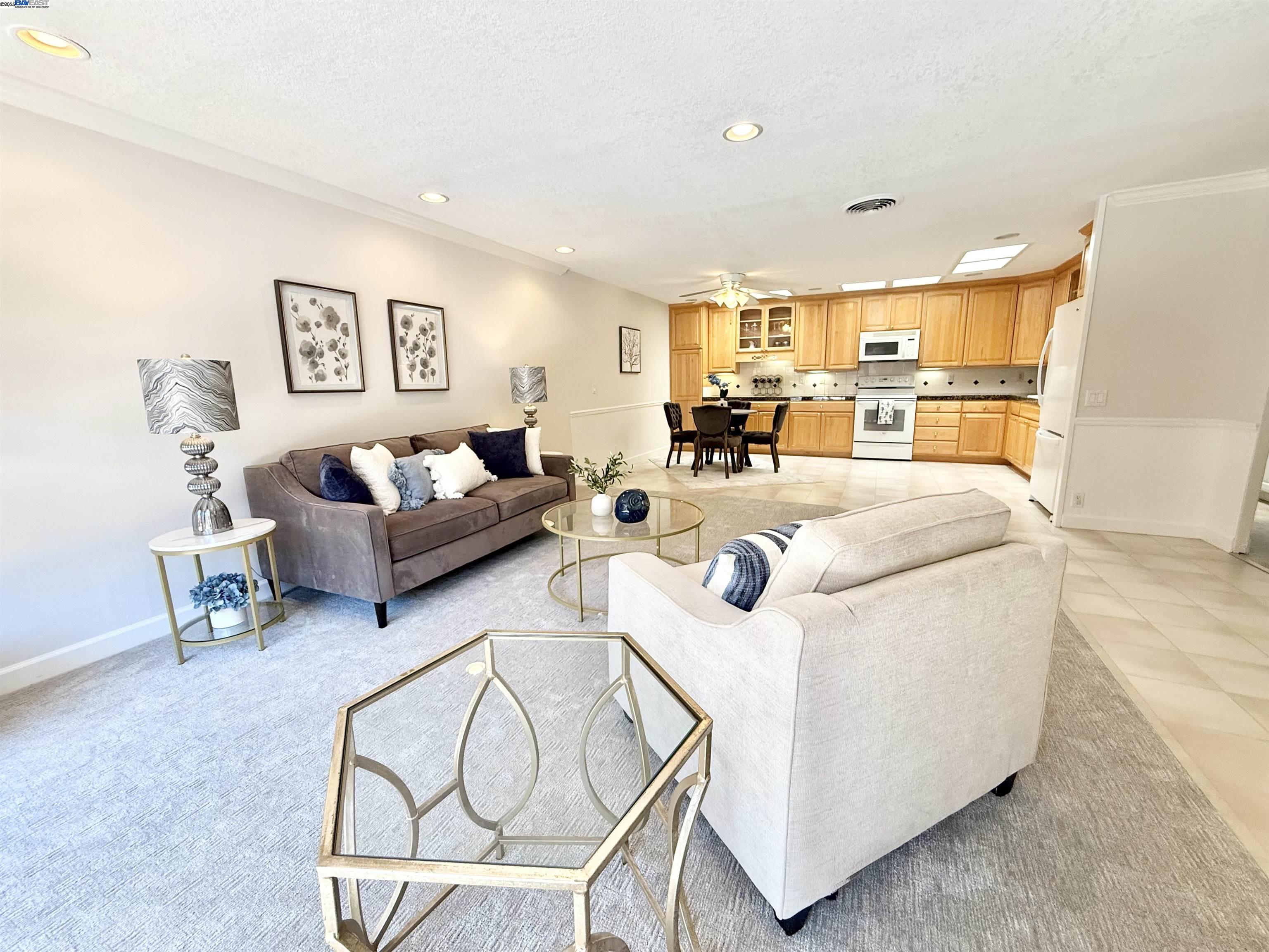 Photo #2: 41098159 Listing 