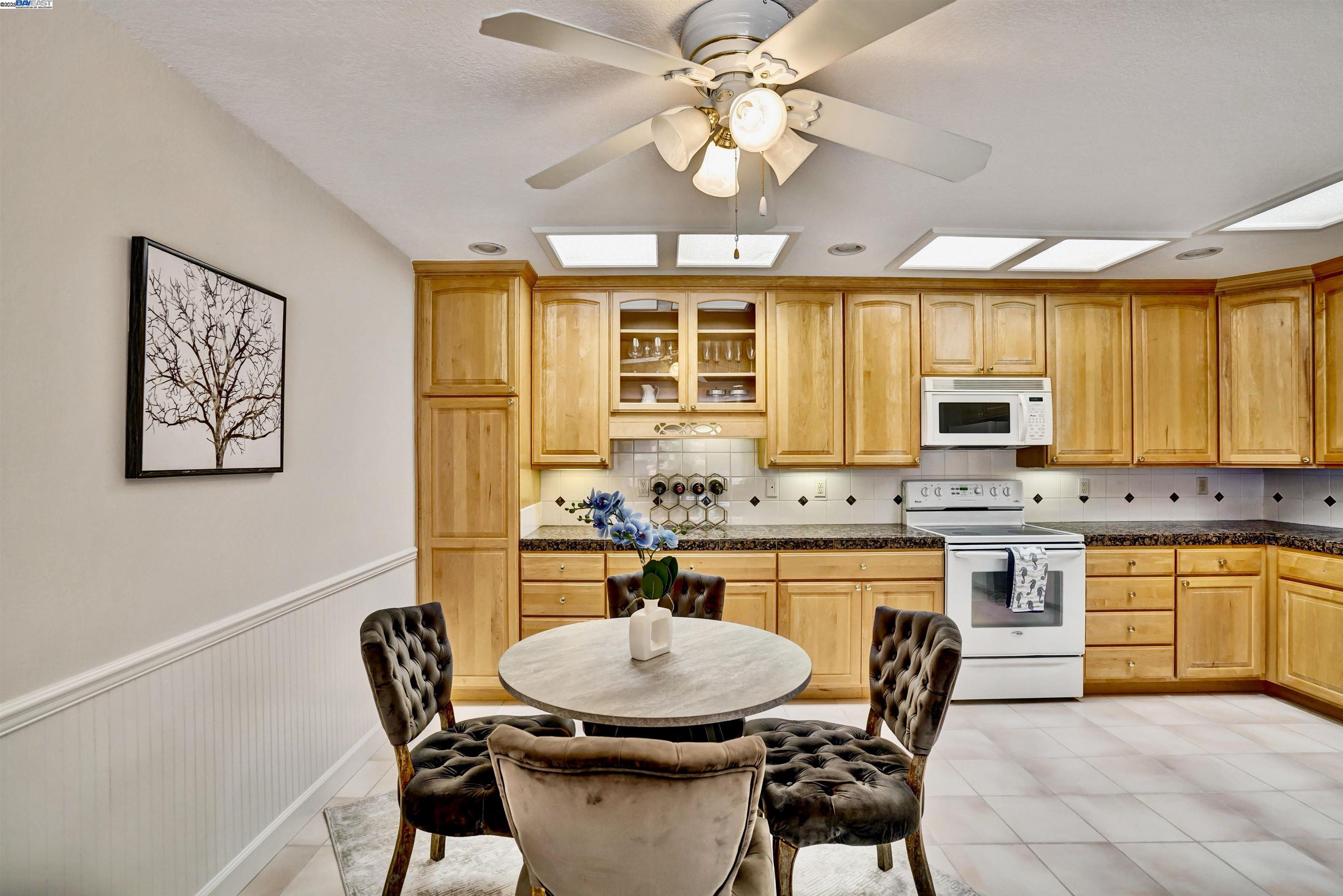 Detail Gallery Image 18 of 33 For 2217 Ptarmigan Dr #2,  Walnut Creek,  CA 94595 - 2 Beds | 2 Baths