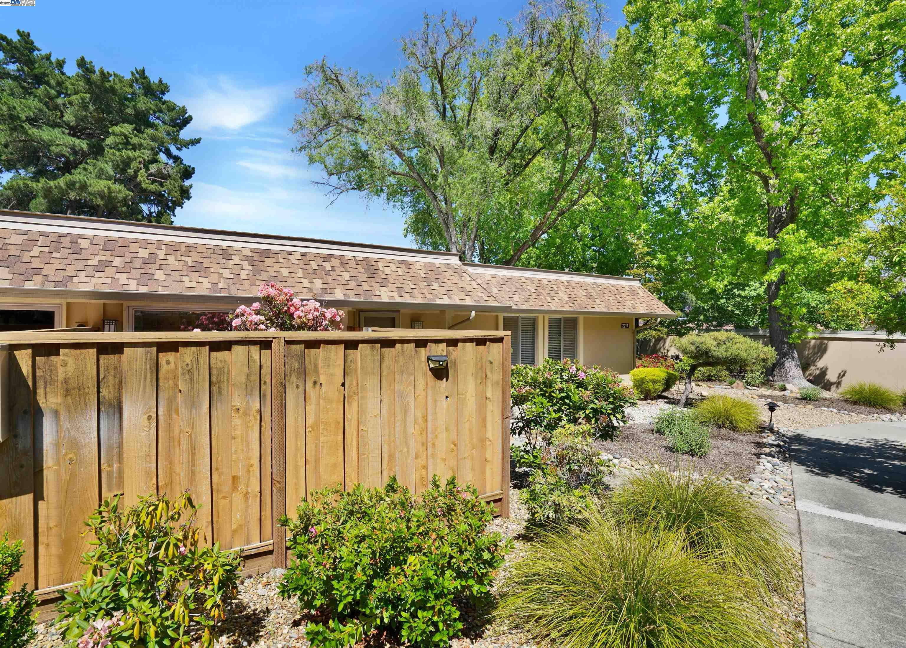 Detail Gallery Image 31 of 33 For 2217 Ptarmigan Dr #2,  Walnut Creek,  CA 94595 - 2 Beds | 2 Baths