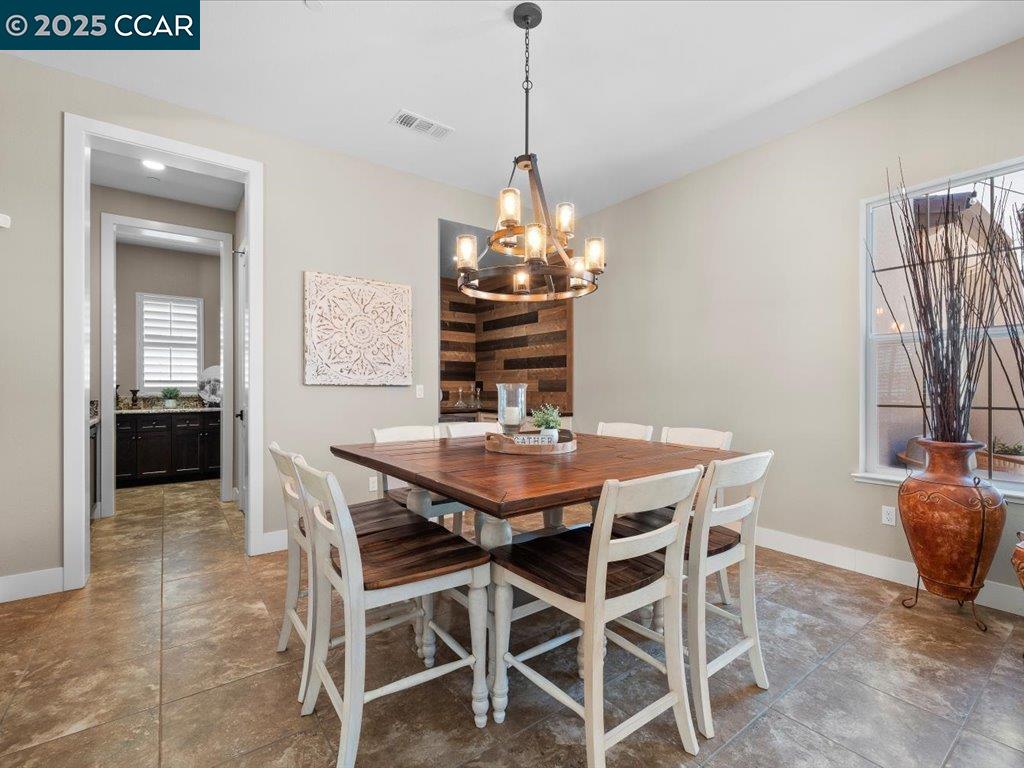 Detail Gallery Image 20 of 55 For 1927 Vintage Cir, Brentwood,  CA 94513 - 5 Beds | 4/1 Baths