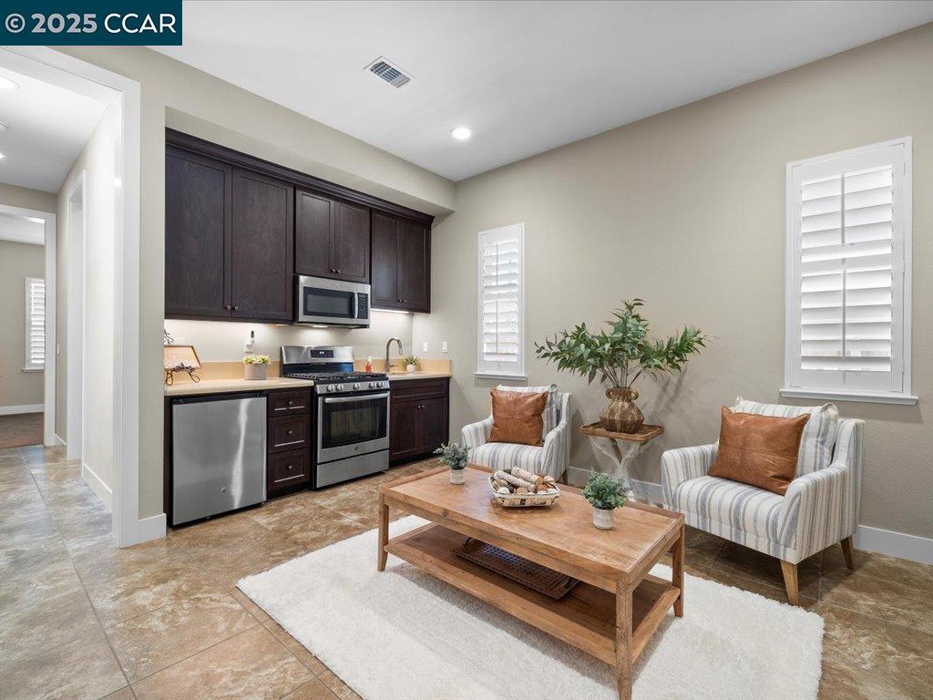 Detail Gallery Image 22 of 55 For 1927 Vintage Cir, Brentwood,  CA 94513 - 5 Beds | 4/1 Baths