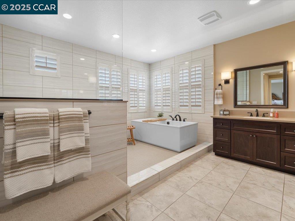 Detail Gallery Image 39 of 55 For 1927 Vintage Cir, Brentwood,  CA 94513 - 5 Beds | 4/1 Baths