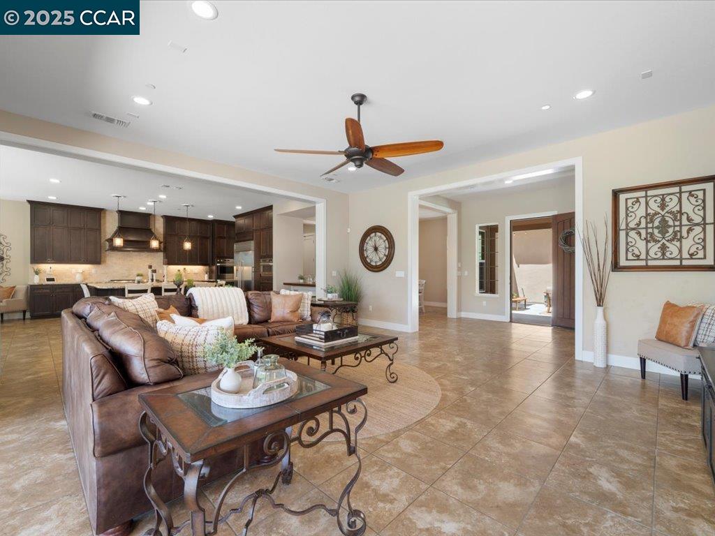 Detail Gallery Image 53 of 55 For 1927 Vintage Cir, Brentwood,  CA 94513 - 5 Beds | 4/1 Baths