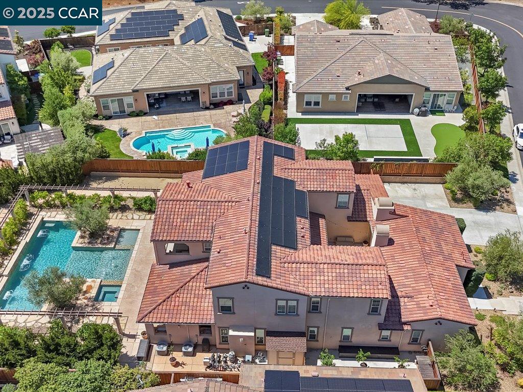 Detail Gallery Image 8 of 55 For 1927 Vintage Cir, Brentwood,  CA 94513 - 5 Beds | 4/1 Baths