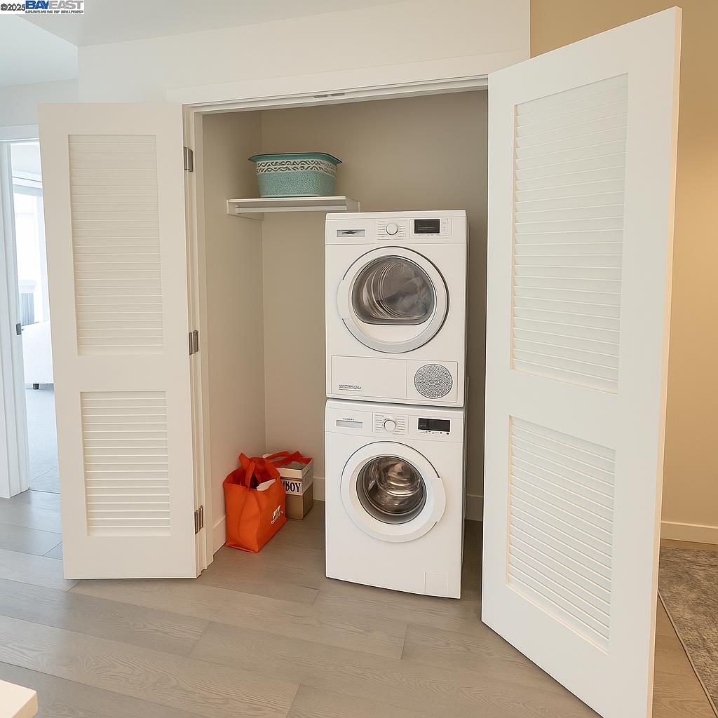 Detail Gallery Image 11 of 11 For 10 Innes Ct #304,  San Francisco,  CA 94124 - 2 Beds | 2 Baths