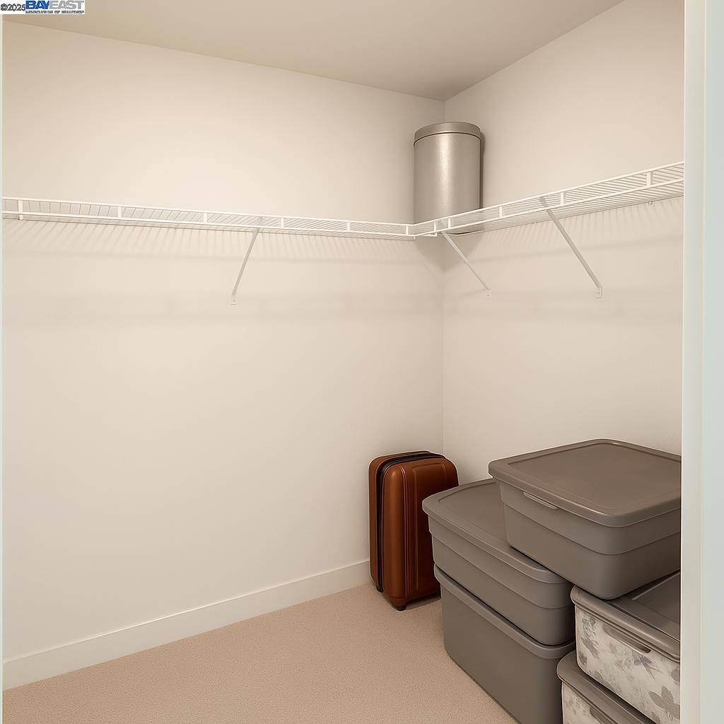 Detail Gallery Image 5 of 11 For 10 Innes Ct #304,  San Francisco,  CA 94124 - 2 Beds | 2 Baths