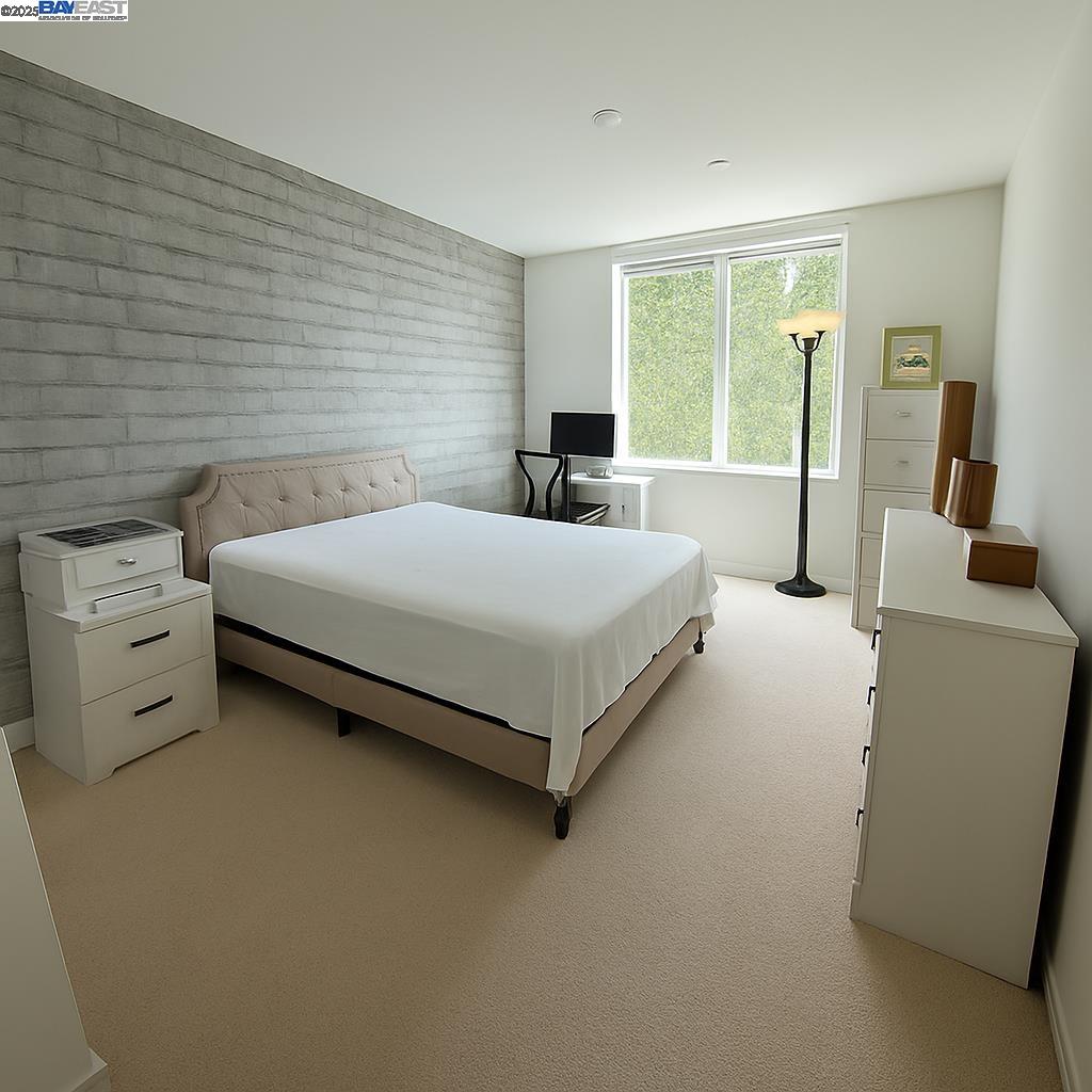 Detail Gallery Image 8 of 11 For 10 Innes Ct #304,  San Francisco,  CA 94124 - 2 Beds | 2 Baths