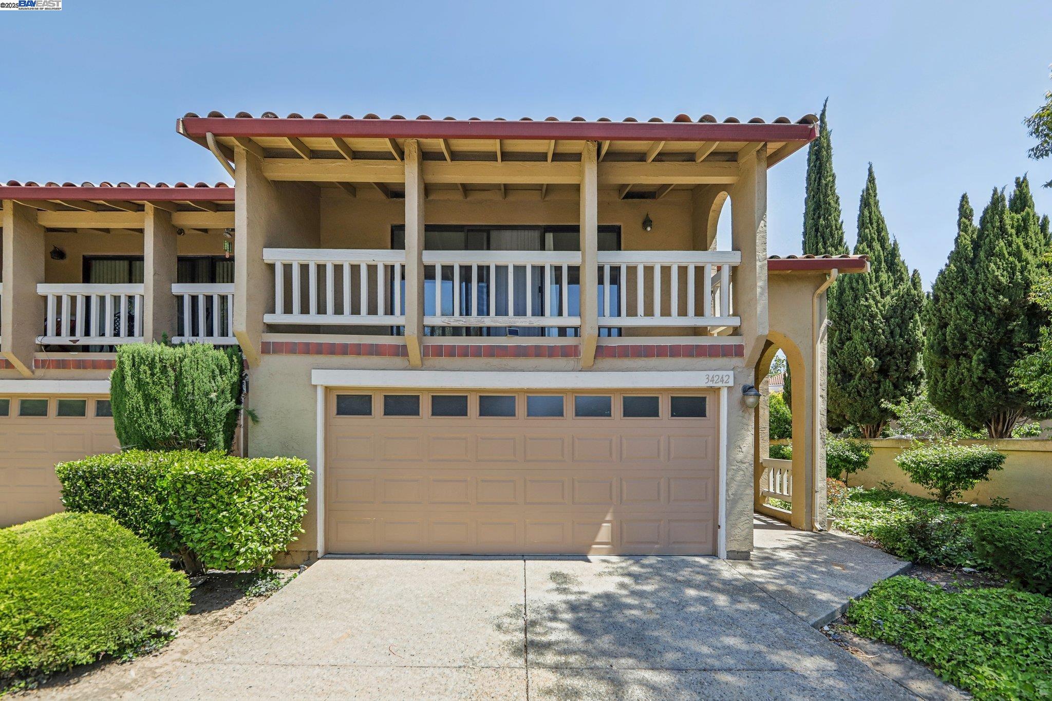MLS: 41098168 Condo For Sale