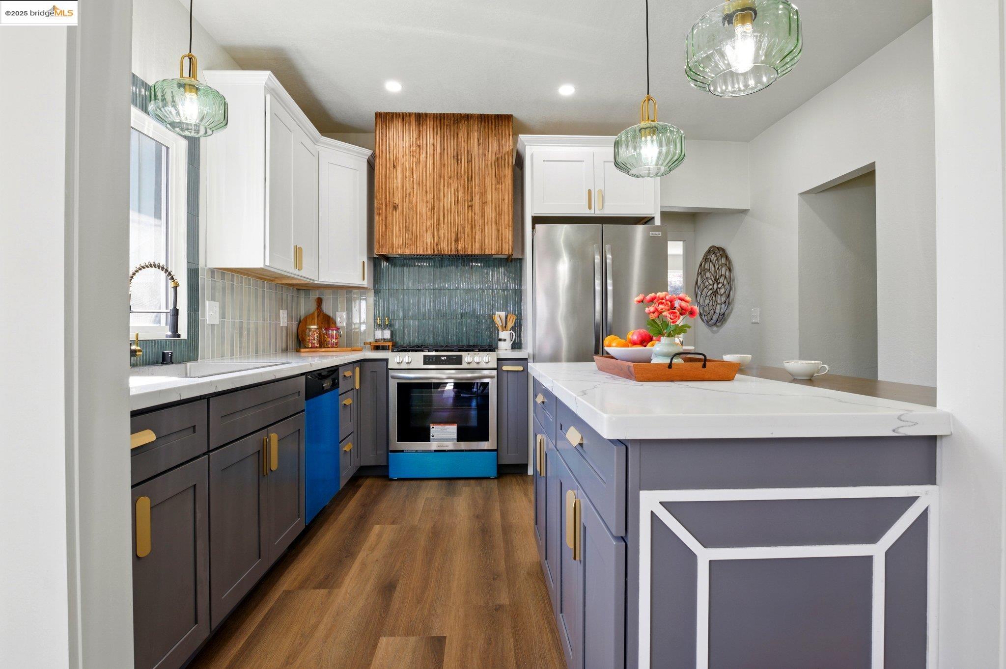 Detail Gallery Image 18 of 60 For 2507 63rd Ave, Oakland,  CA 94605 - 3 Beds | 2 Baths