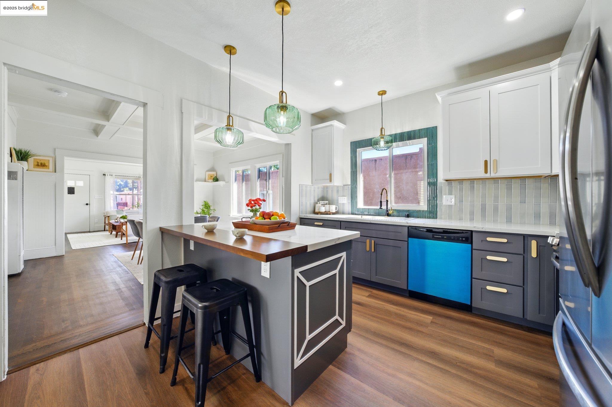 Detail Gallery Image 20 of 60 For 2507 63rd Ave, Oakland,  CA 94605 - 3 Beds | 2 Baths