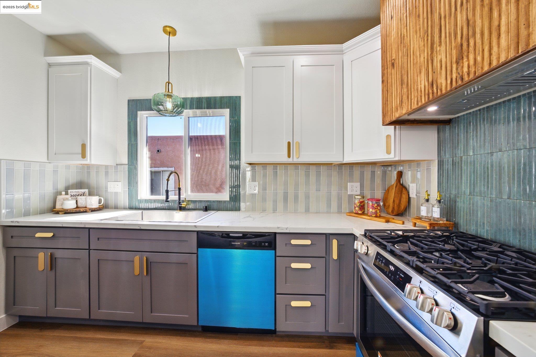 Detail Gallery Image 22 of 60 For 2507 63rd Ave, Oakland,  CA 94605 - 3 Beds | 2 Baths