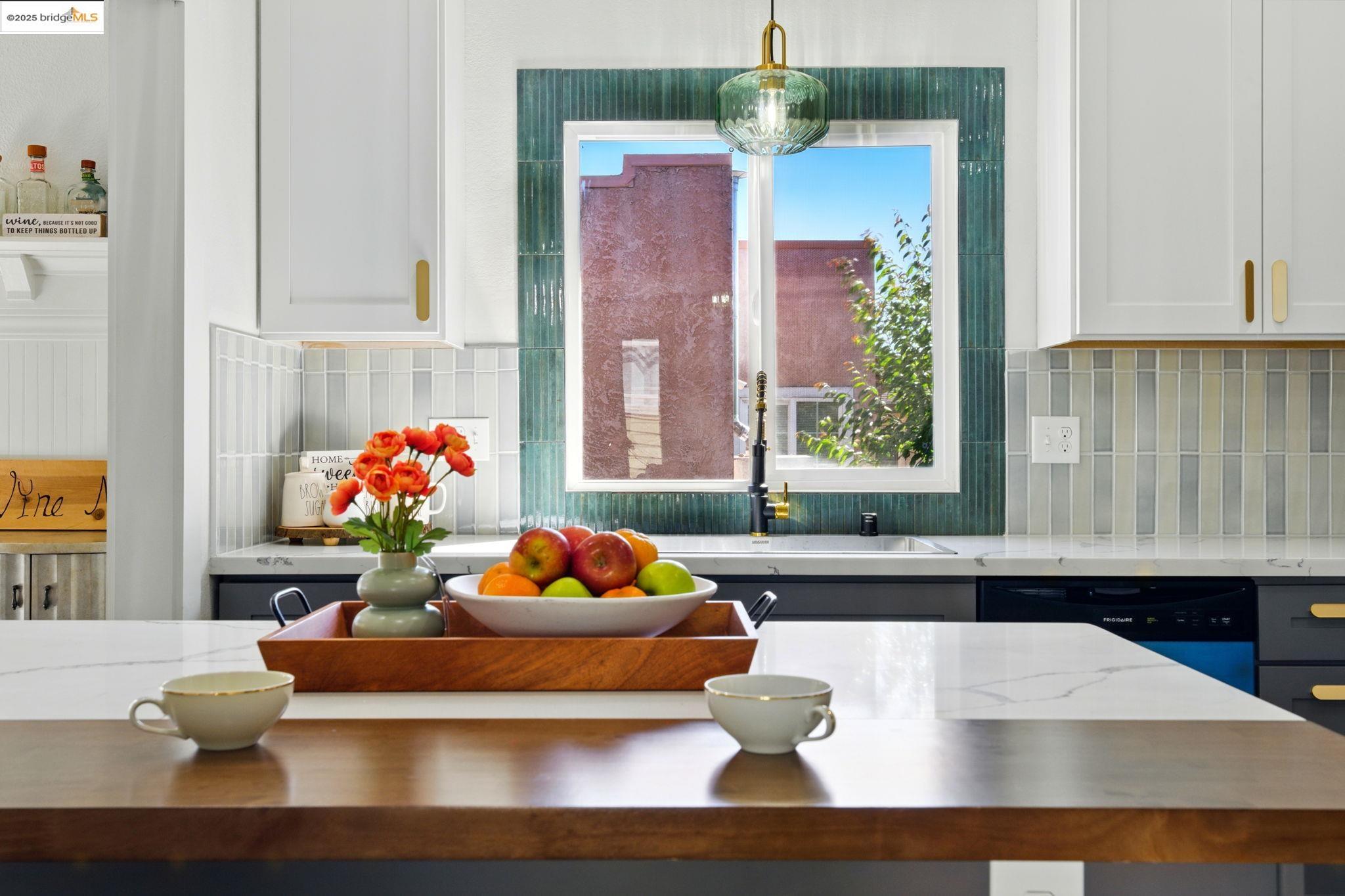 Detail Gallery Image 23 of 60 For 2507 63rd Ave, Oakland,  CA 94605 - 3 Beds | 2 Baths