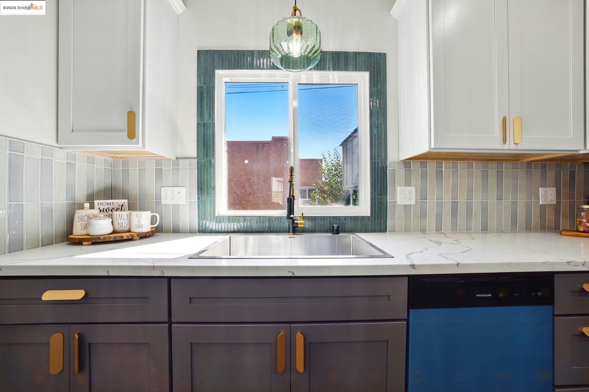 Detail Gallery Image 25 of 60 For 2507 63rd Ave, Oakland,  CA 94605 - 3 Beds | 2 Baths