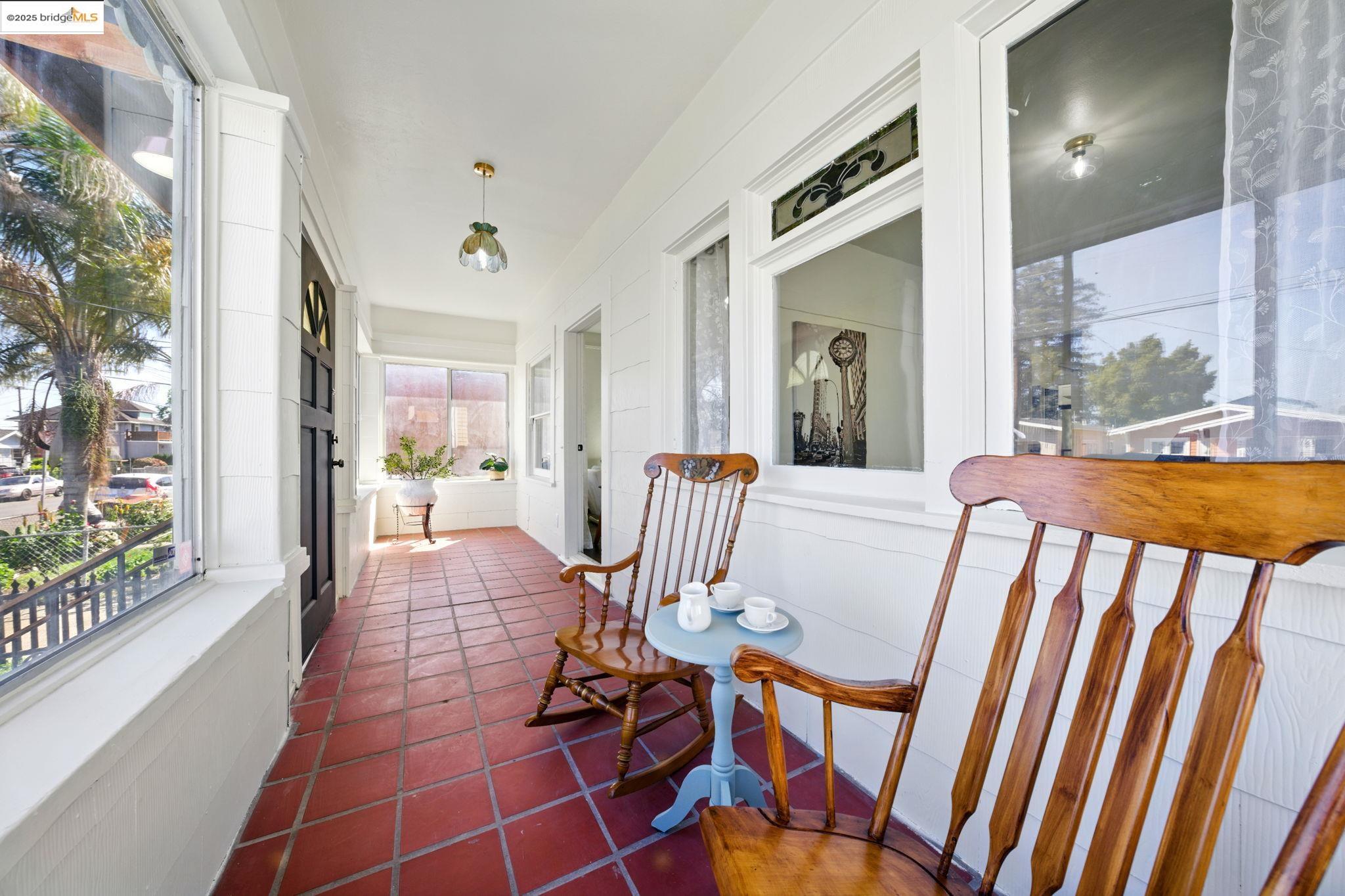 Detail Gallery Image 6 of 60 For 2507 63rd Ave, Oakland,  CA 94605 - 3 Beds | 2 Baths