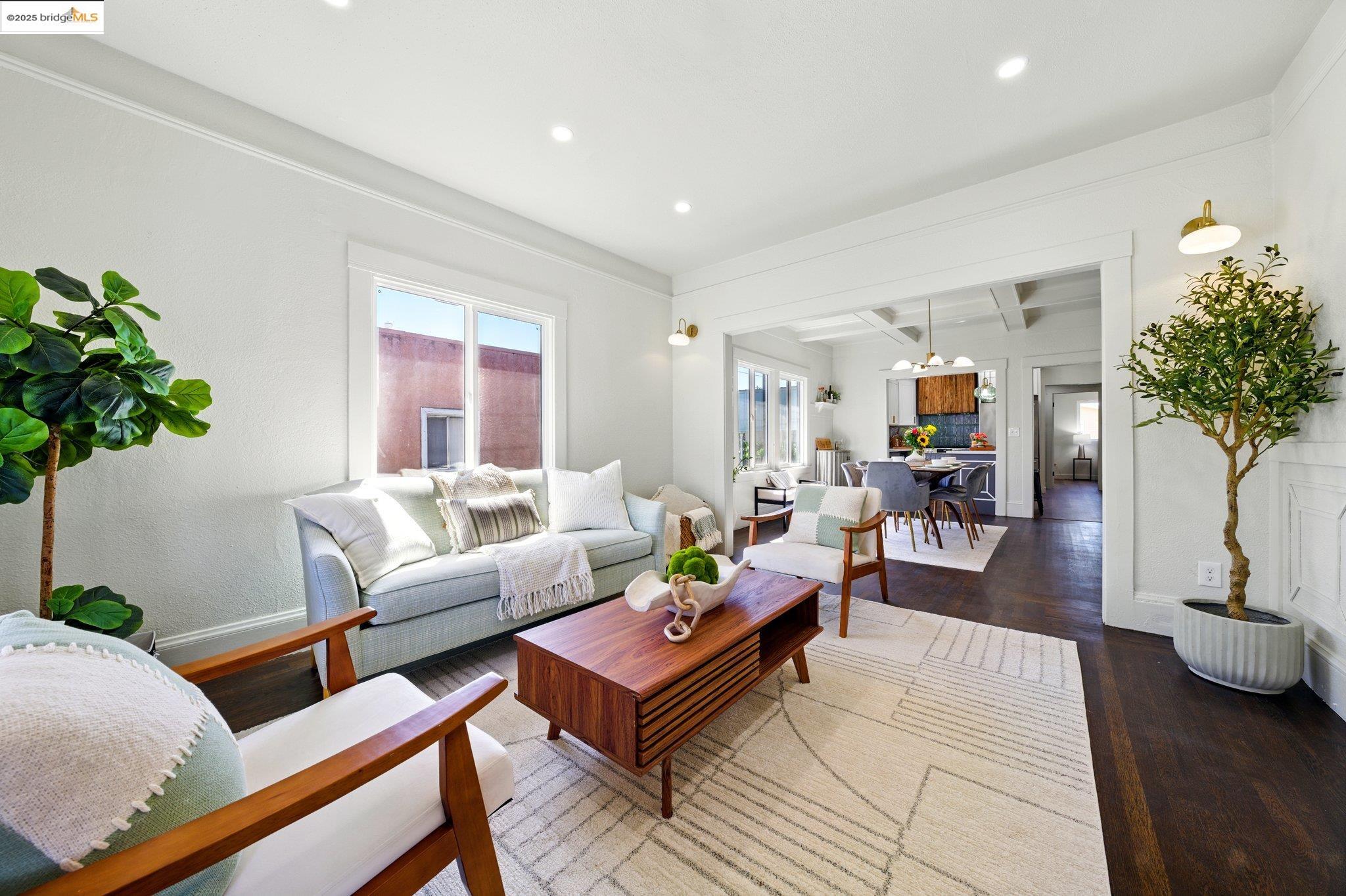 Detail Gallery Image 7 of 60 For 2507 63rd Ave, Oakland,  CA 94605 - 3 Beds | 2 Baths