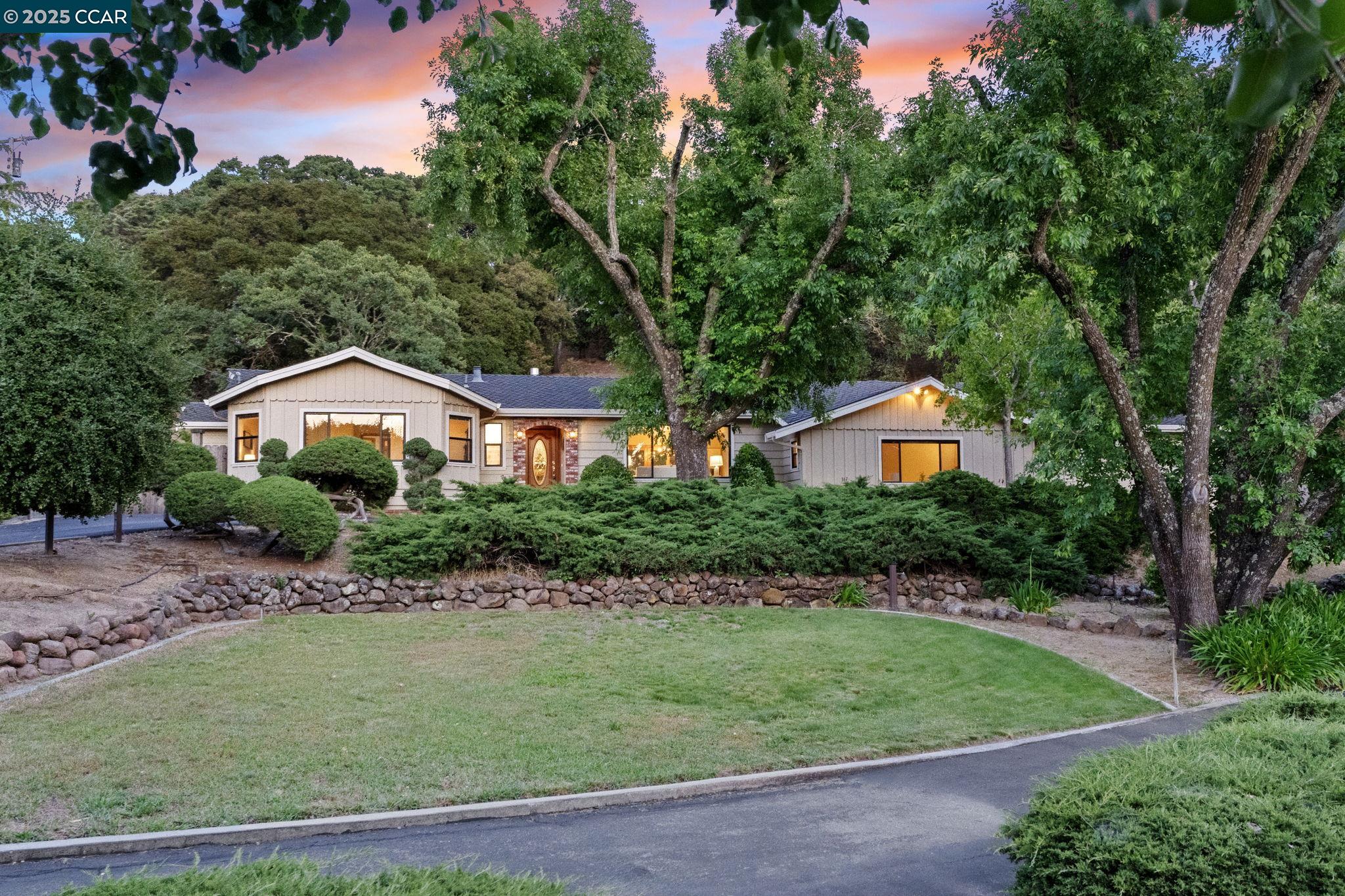 Detail Gallery Image 1 of 1 For 3092 Lester Rd, Martinez,  CA 94553 - 4 Beds | 3/1 Baths