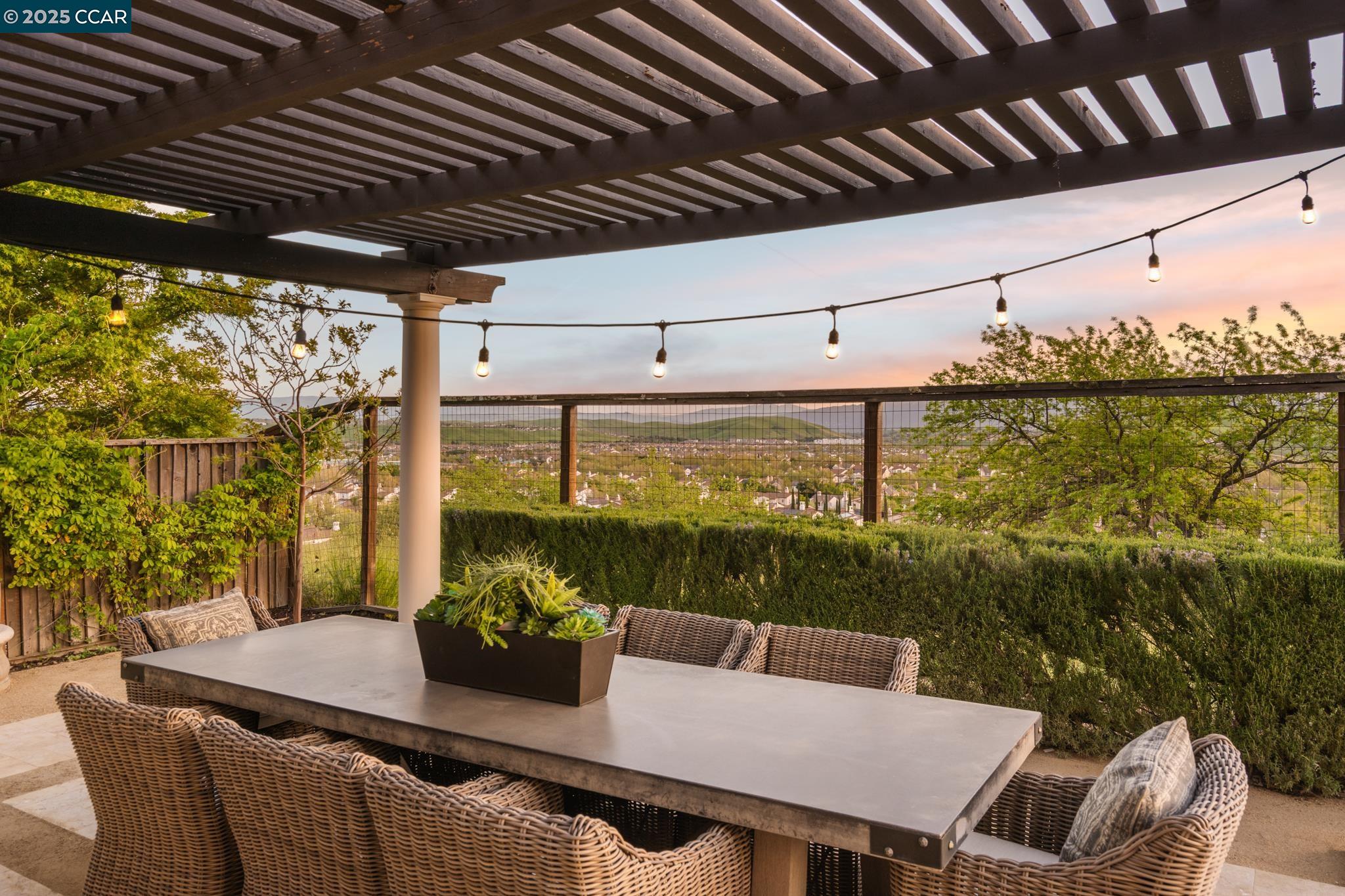 Detail Gallery Image 33 of 55 For 2032 Feathermint Dr, San Ramon,  CA 94582 - 4 Beds | 2/1 Baths
