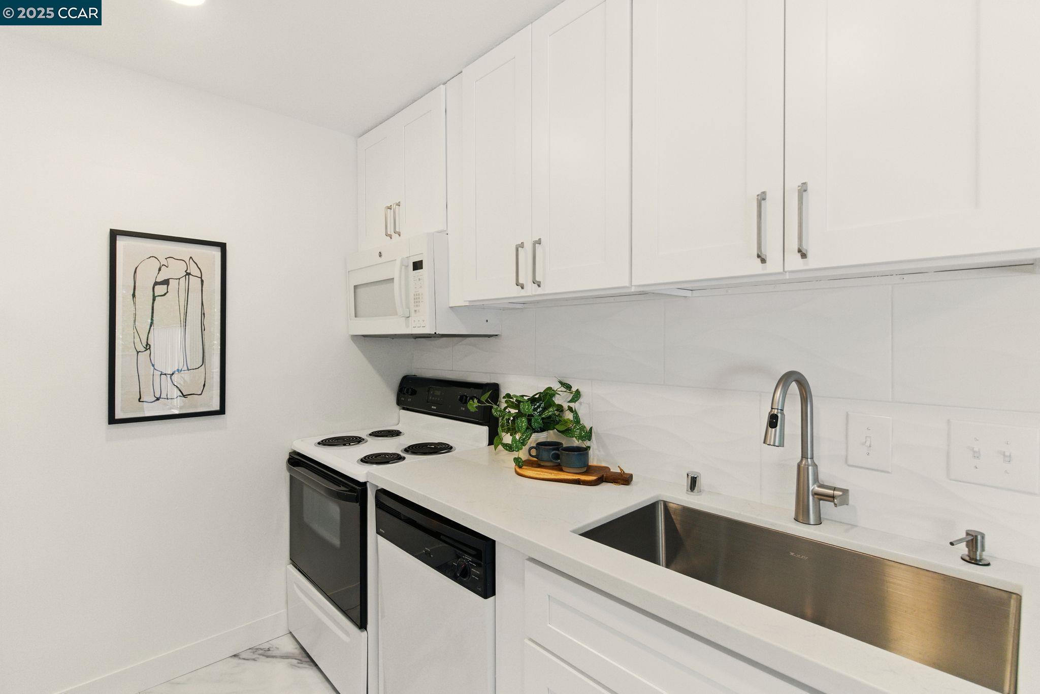 Detail Gallery Image 11 of 33 For 67 Brookwood Rd #10,  Orinda,  CA 94563 - 2 Beds | 1 Baths